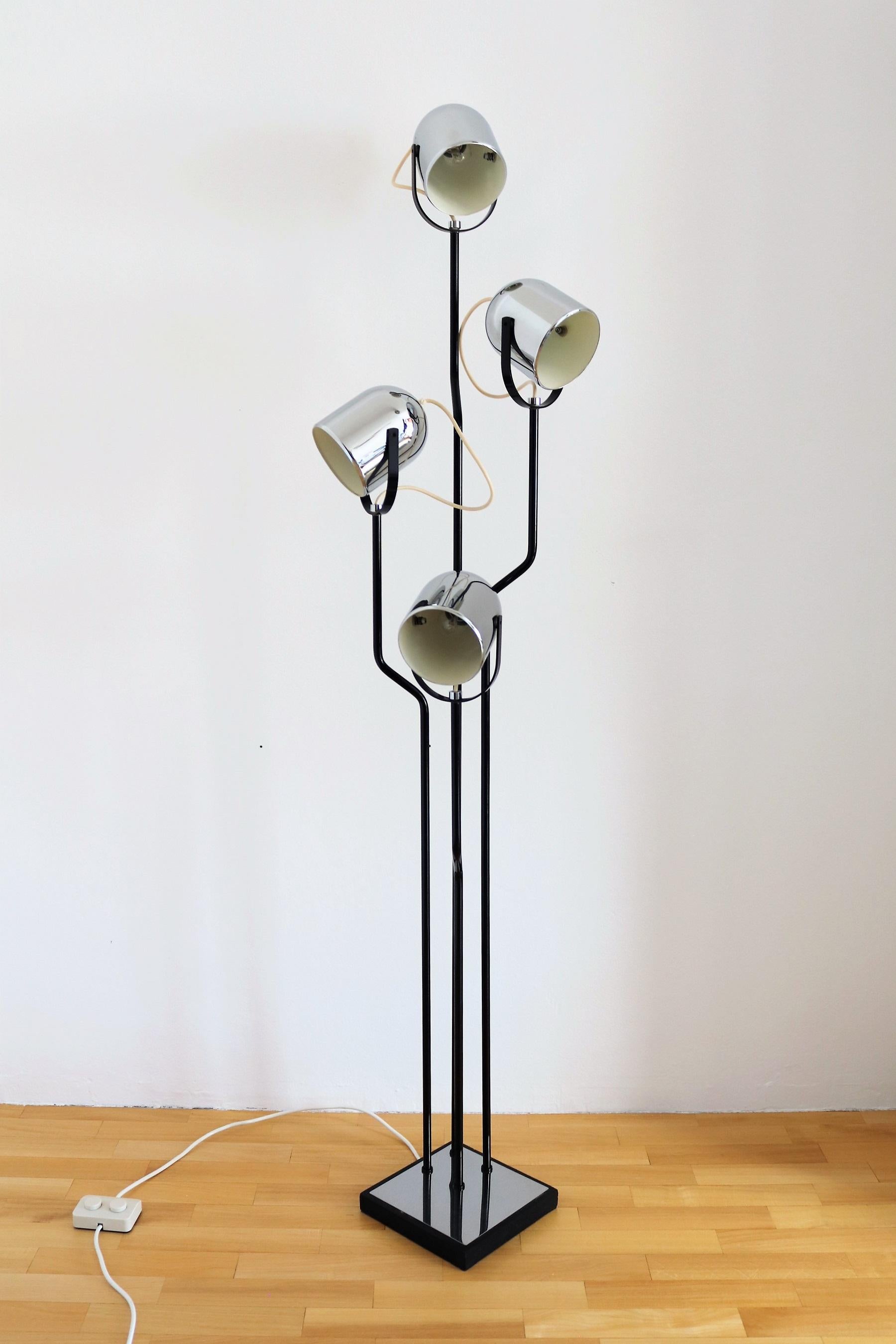 Italian Floor Lamp with Four Lights by Reggiani in Chrome and Black, 1970s 6