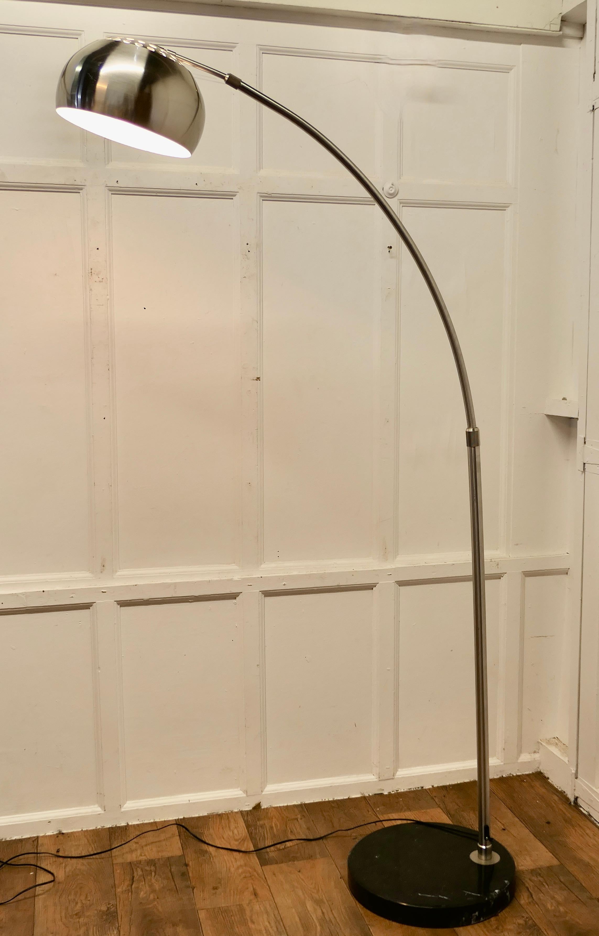 Italian Floor Standing Chrome Arc Lamp on Marble Base    In Good Condition For Sale In Chillerton, Isle of Wight