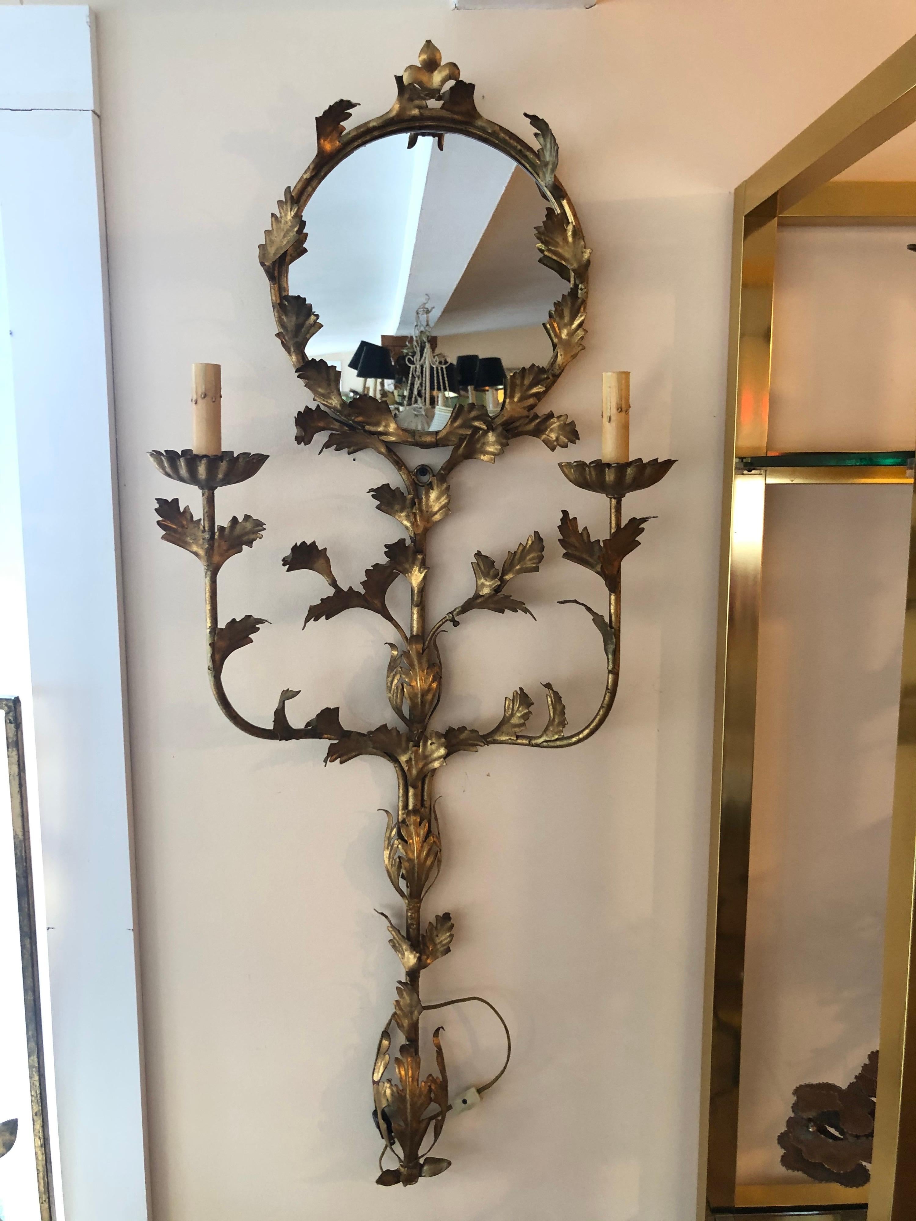 Italian Floral Gilt Iron Mirrored Wall Sconce In Good Condition In Redding, CT