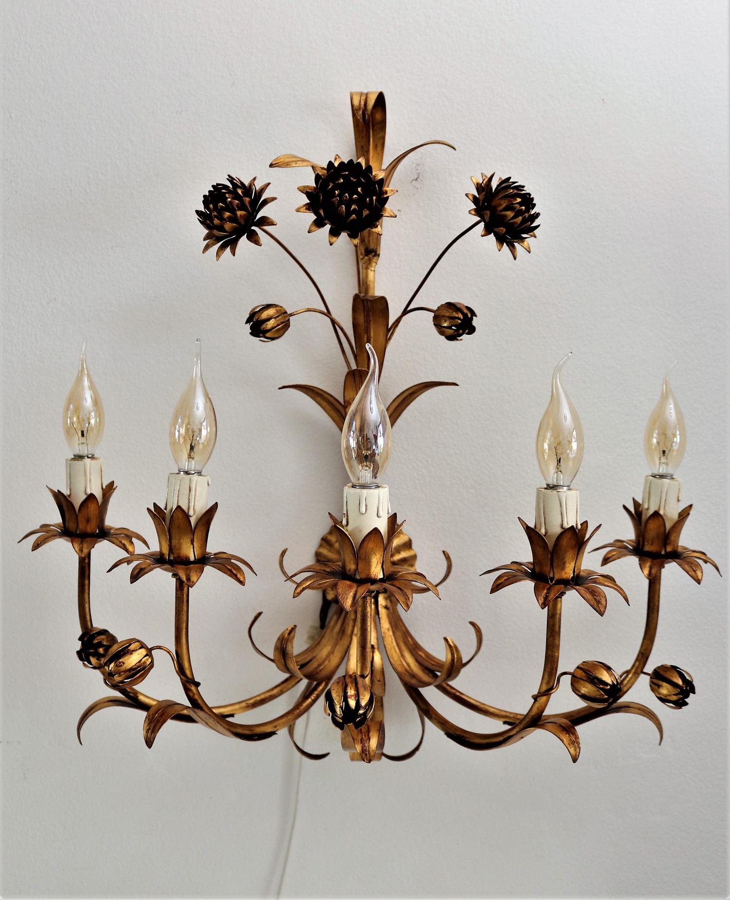 Italian Floral Gilt Patinated Metal Wall Sconces or Wall Lights, 1970s In Good Condition In Morazzone, Varese