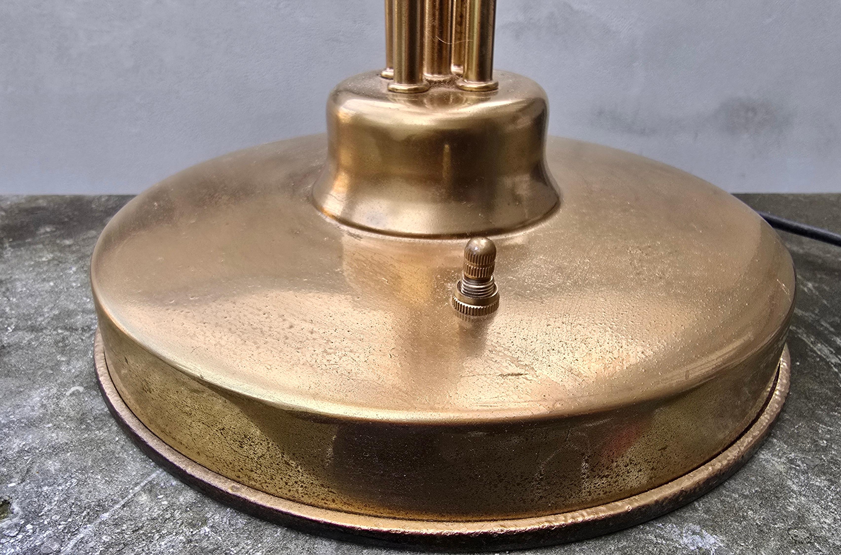 Lámpara italiana de sobremesa Floral de vidrio y latón Tulipa, años 70 Latón en venta