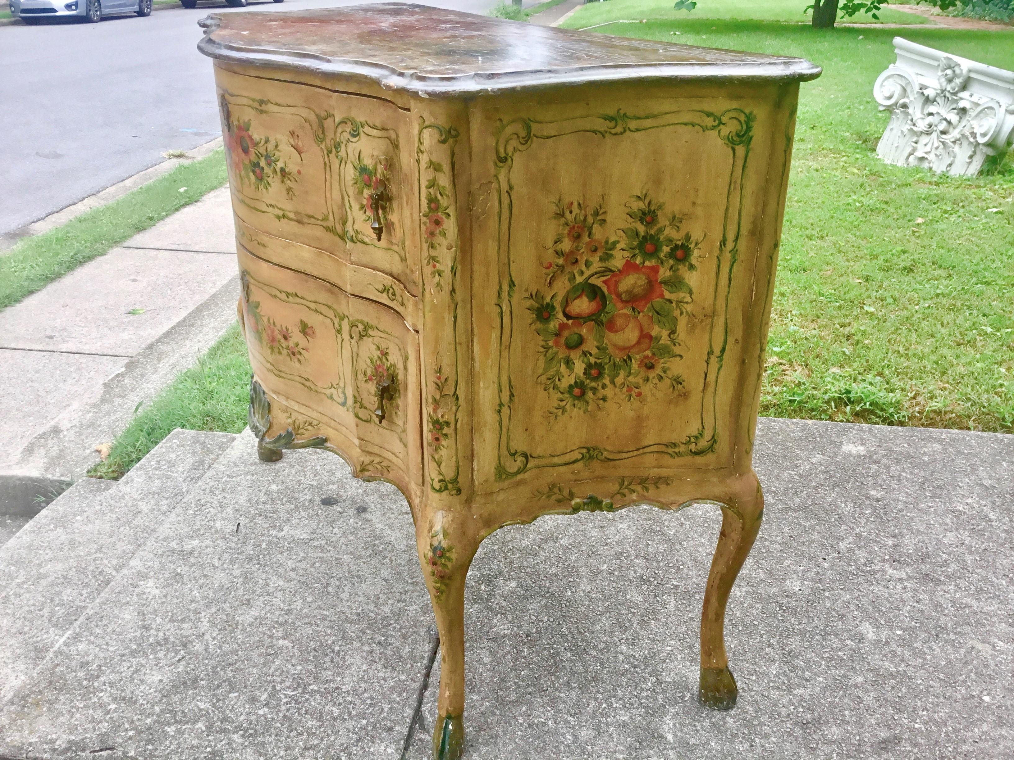 Italian Floral and Fruit Painted Serpentine Commode In Distressed Condition For Sale In Nashville, TN
