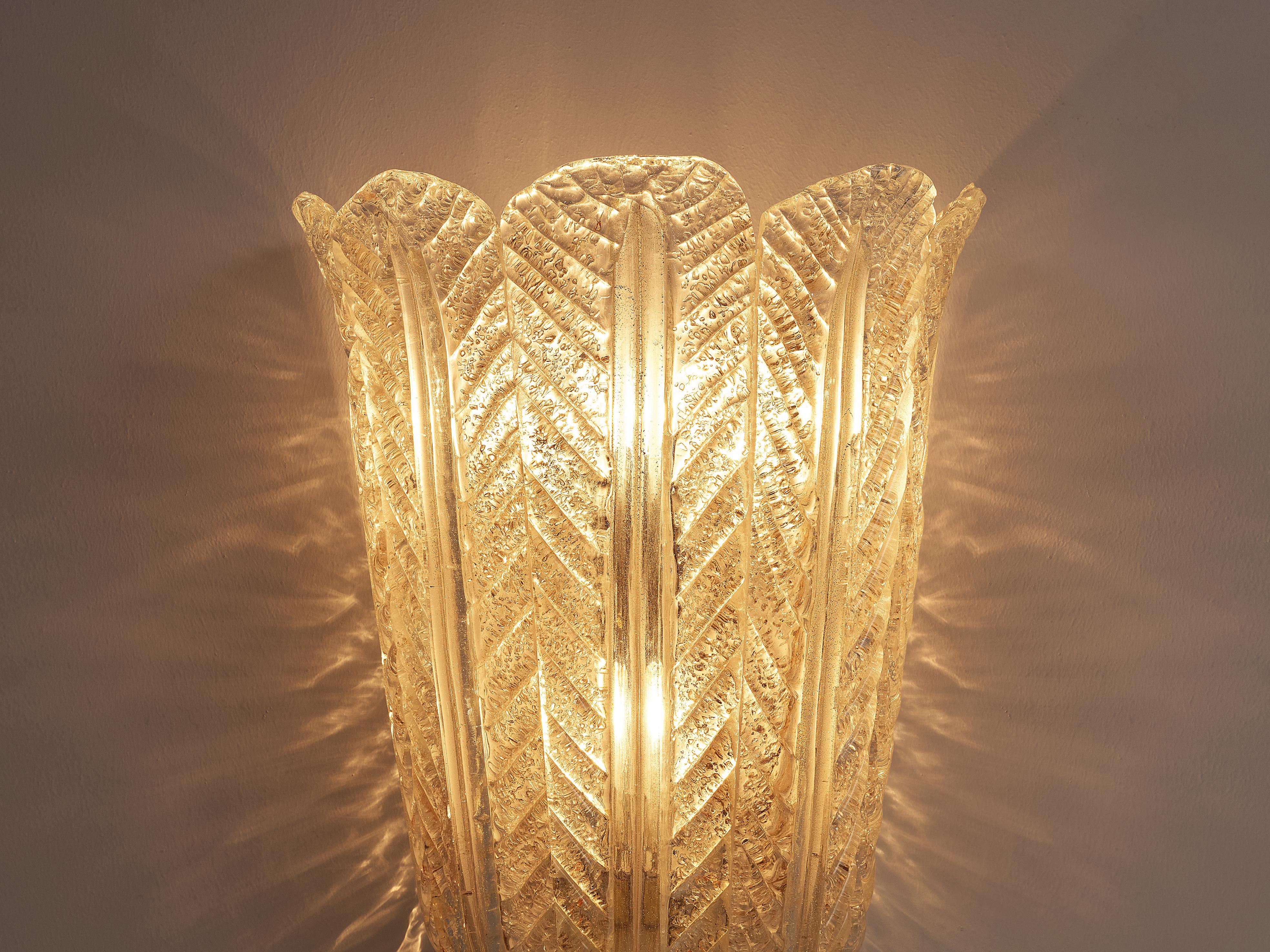 Italian Floral Wall Light in Structured Glass with Gold Leaf In Good Condition In Waalwijk, NL