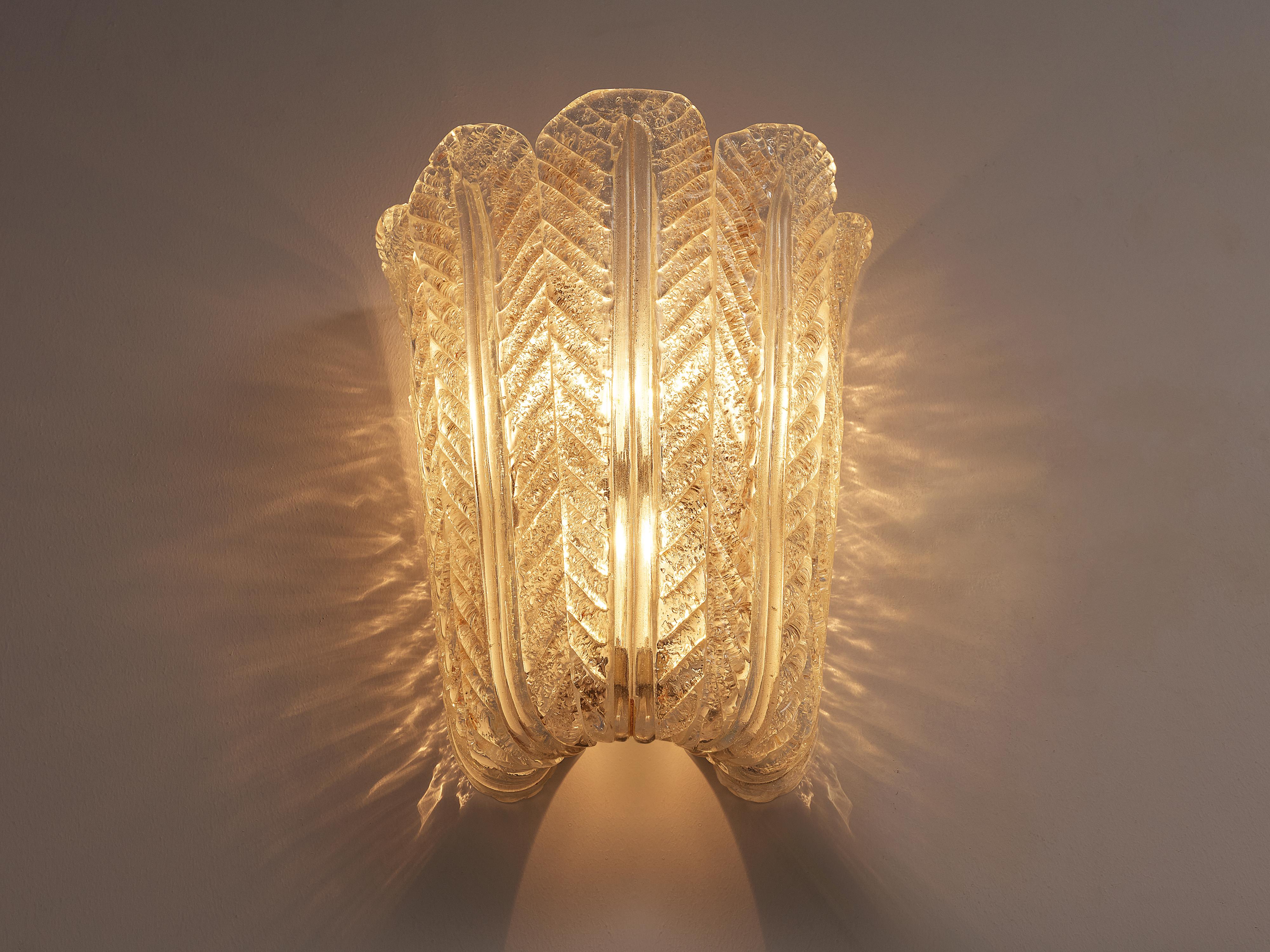 Mid-20th Century Italian Floral Wall Light in Structured Glass with Gold Leaf