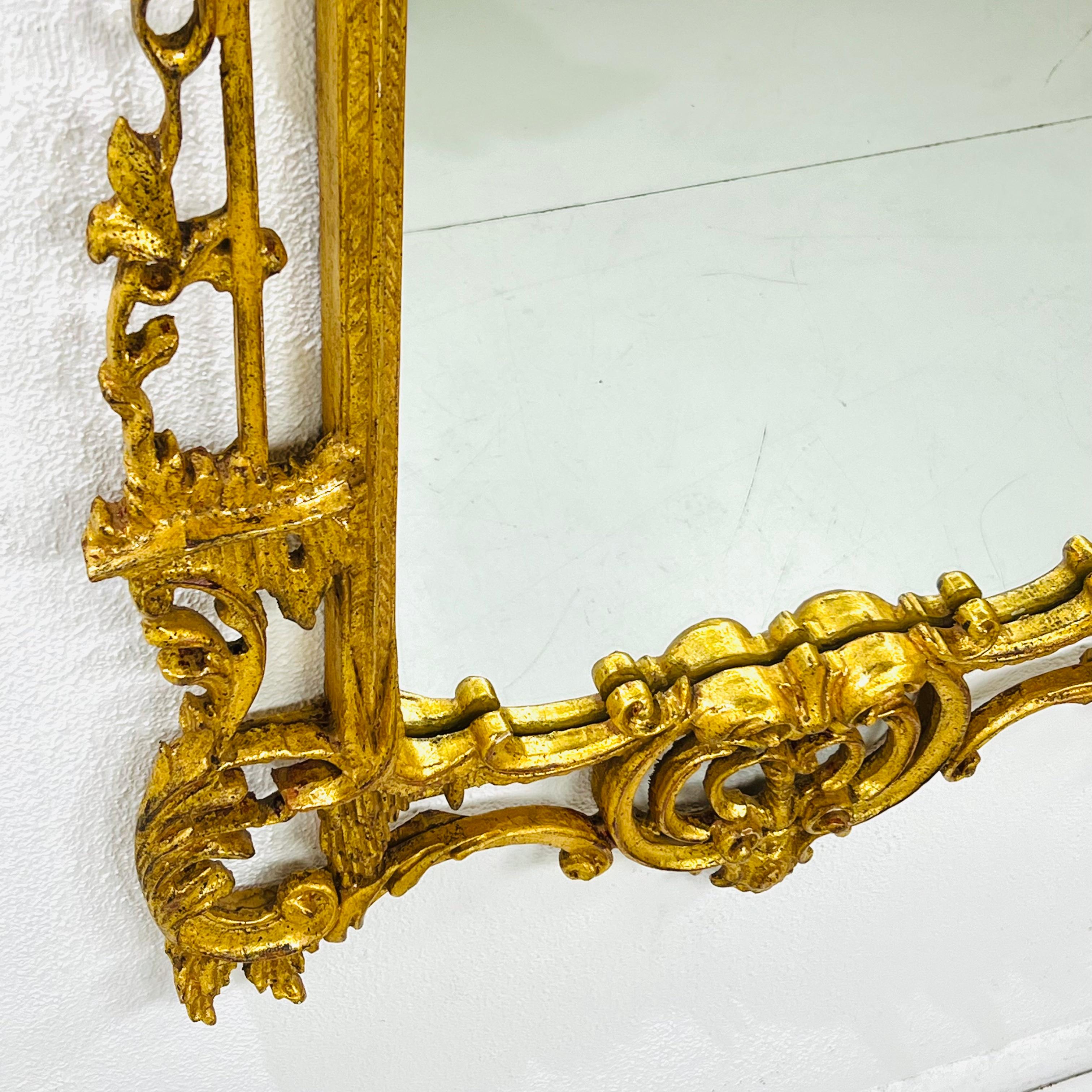 Espejo Italiano Florentia Chippendale Chino de Madera Dorada en venta 6