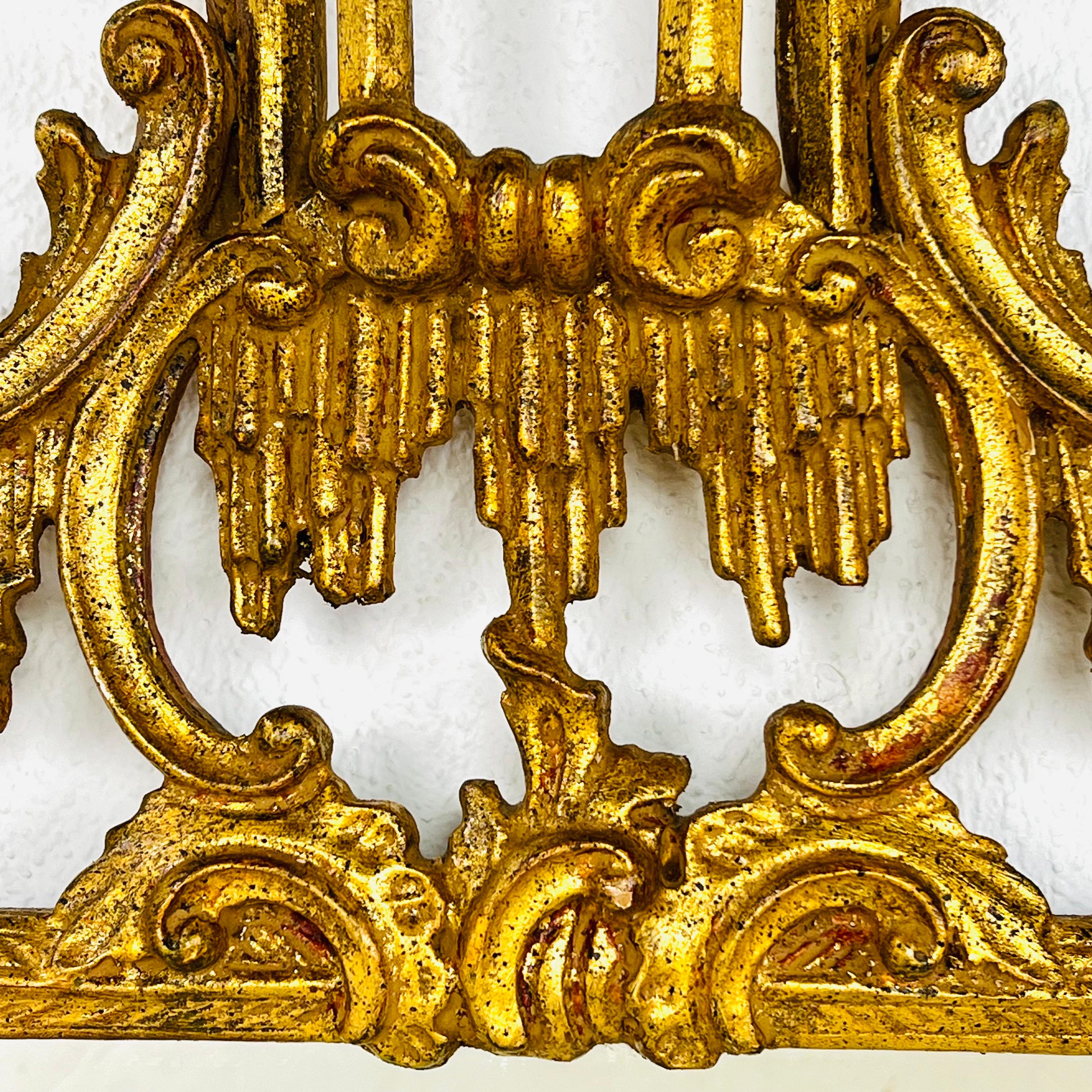 Espejo Italiano Florentia Chippendale Chino de Madera Dorada en venta 10