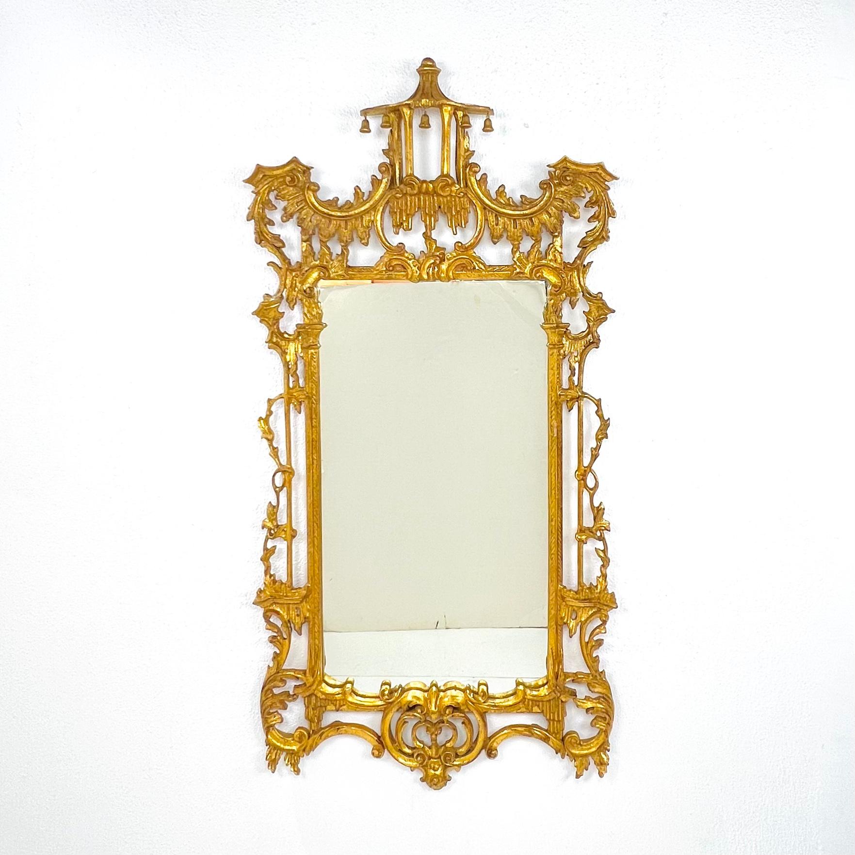 Espejo Italiano Florentia Chippendale Chino de Madera Dorada Chippendale chino en venta