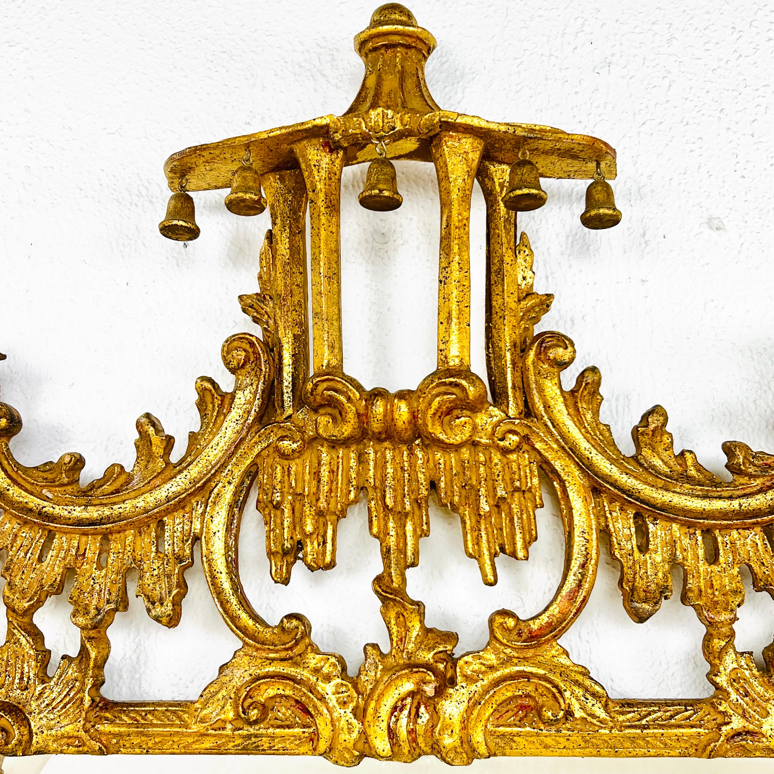 Espejo Italiano Florentia Chippendale Chino de Madera Dorada en Bueno estado para la venta en Dallas, TX