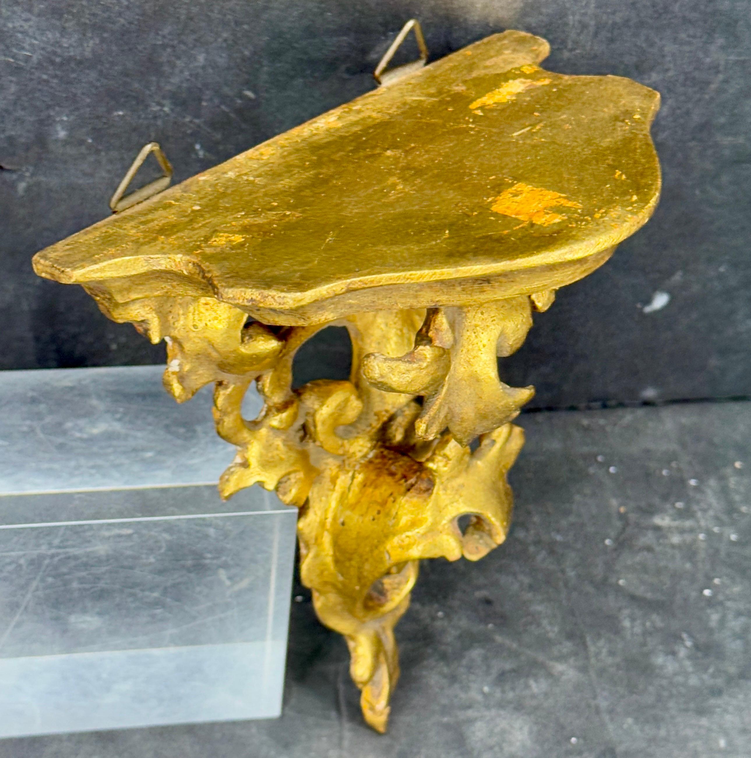 Italian Florentine Architectural Gilt Wall Shelf Bracket, circa 1950 For Sale 5