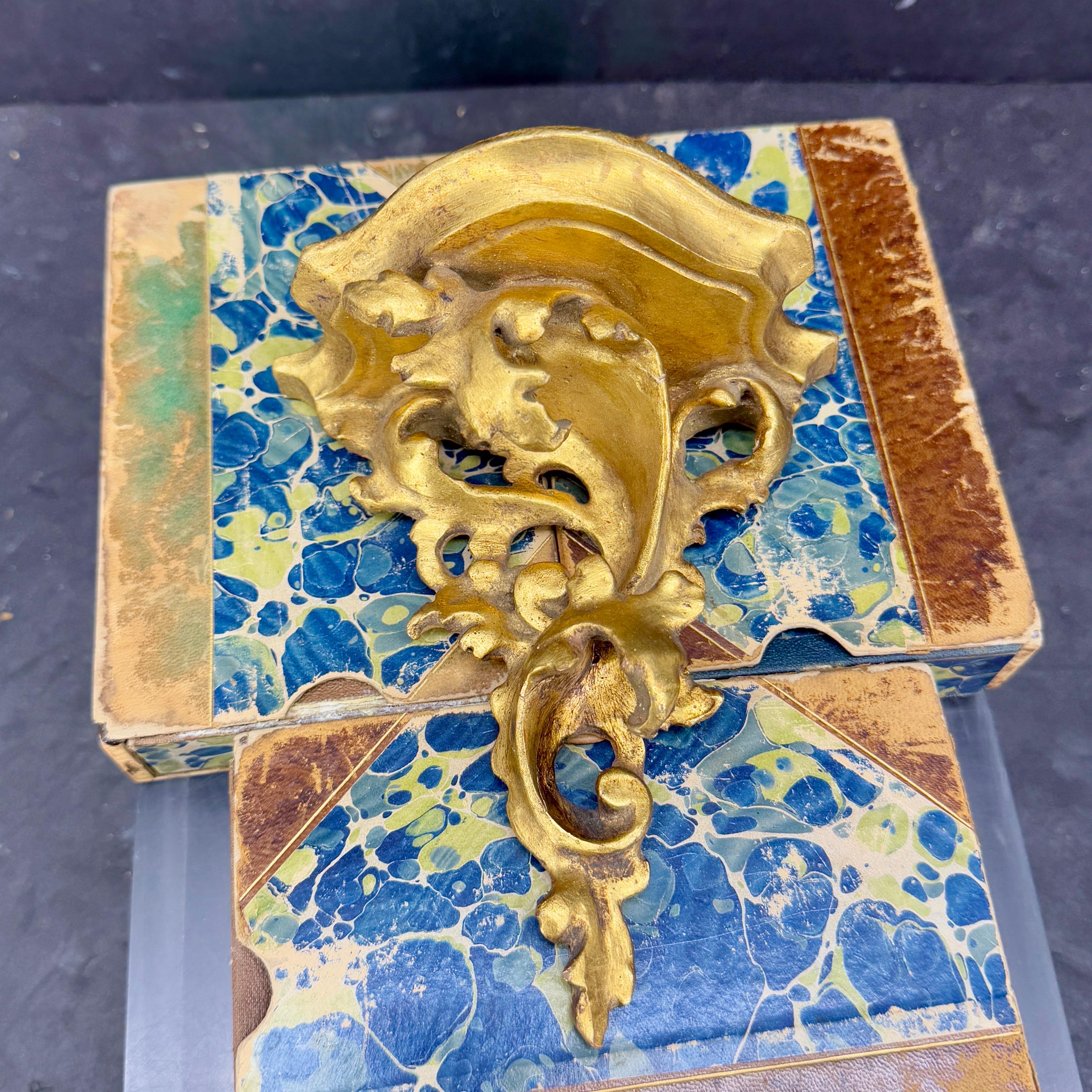 Italian Florentine Architectural Gilt Wall Shelf Bracket, circa 1950 For Sale 8