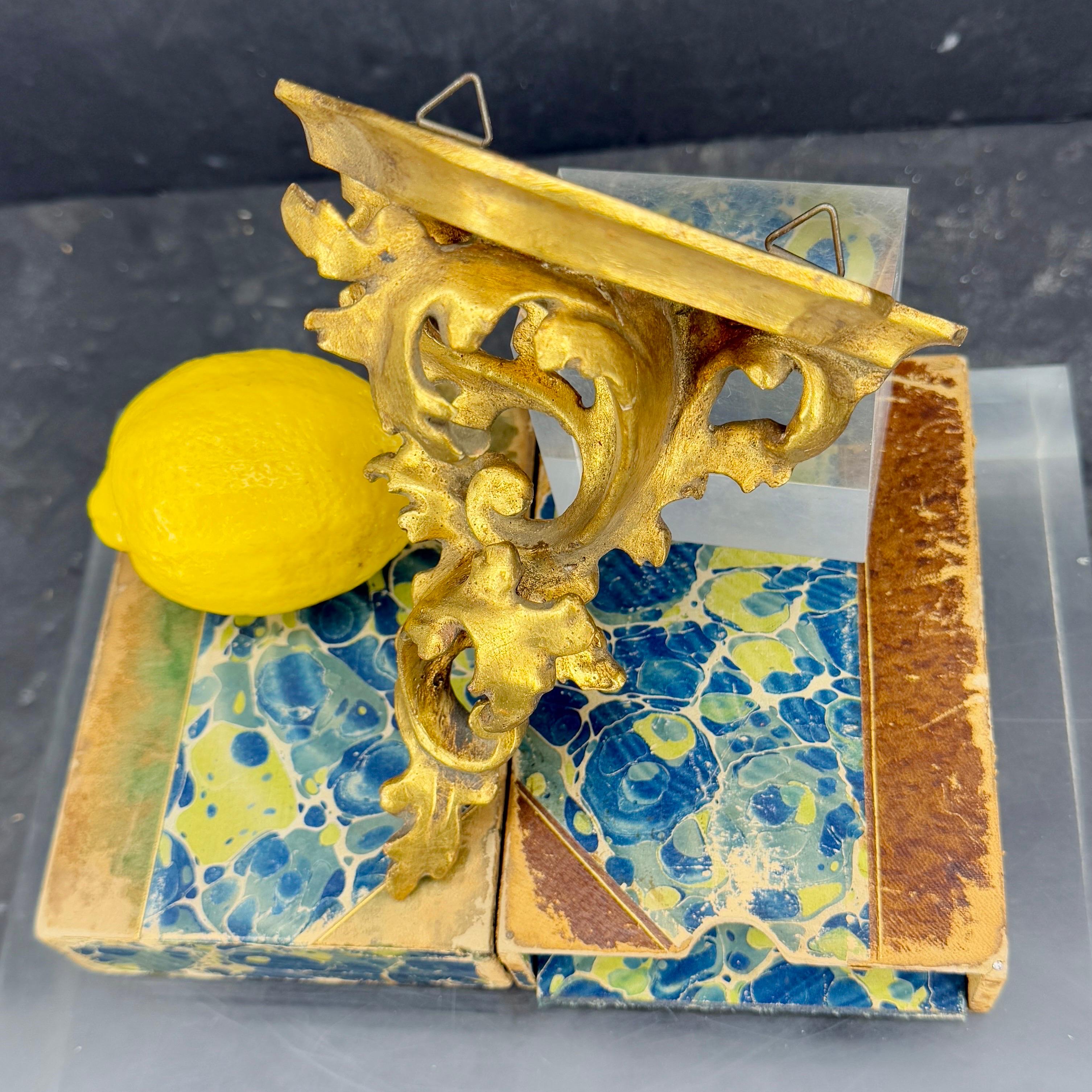 Italian Florentine Architectural Gilt Wall Shelf Bracket, circa 1950 For Sale 3