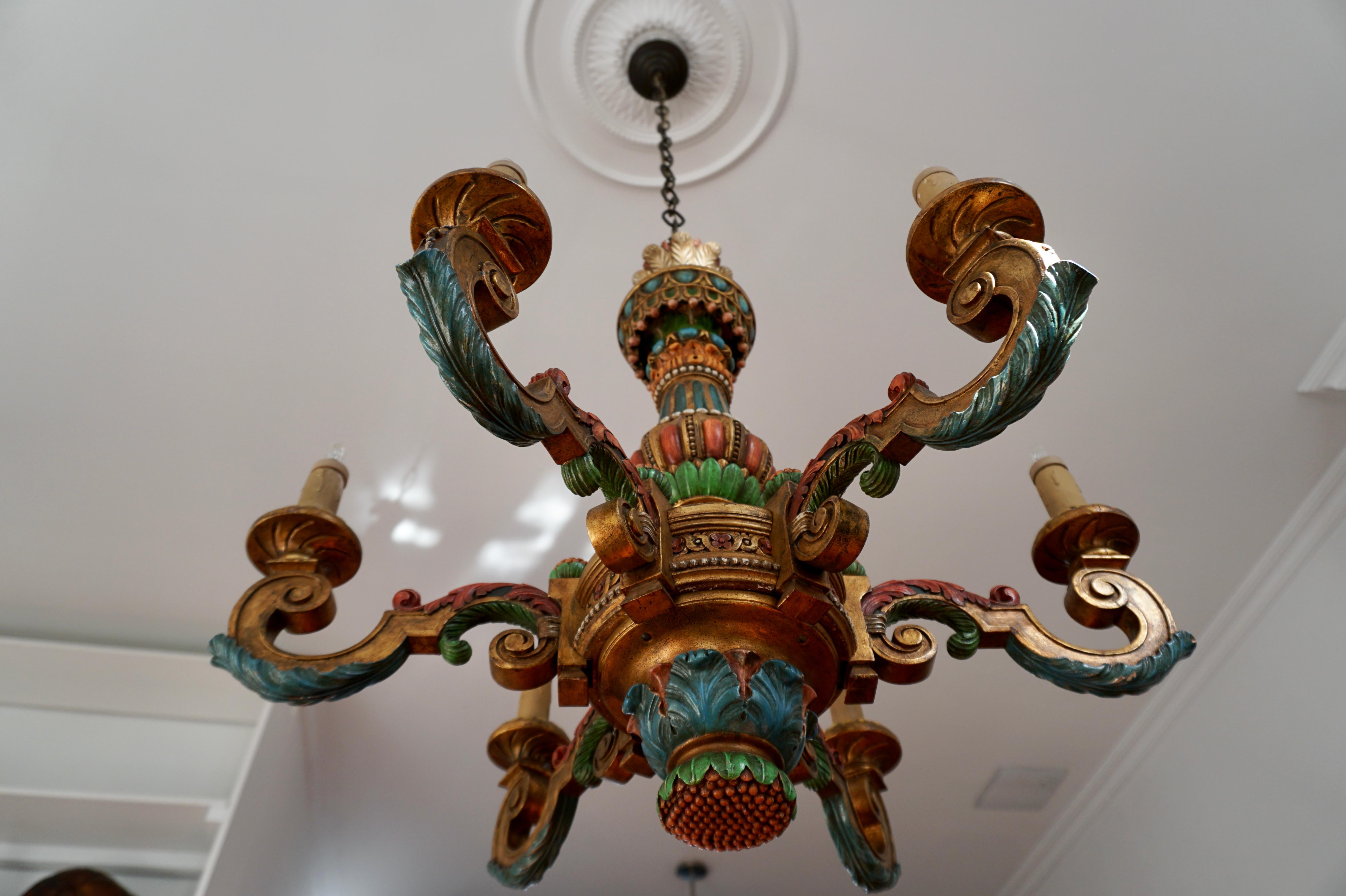 Italian Florentine Baroque Style Polychrome Wood Chandelier In Good Condition In Antwerp, BE
