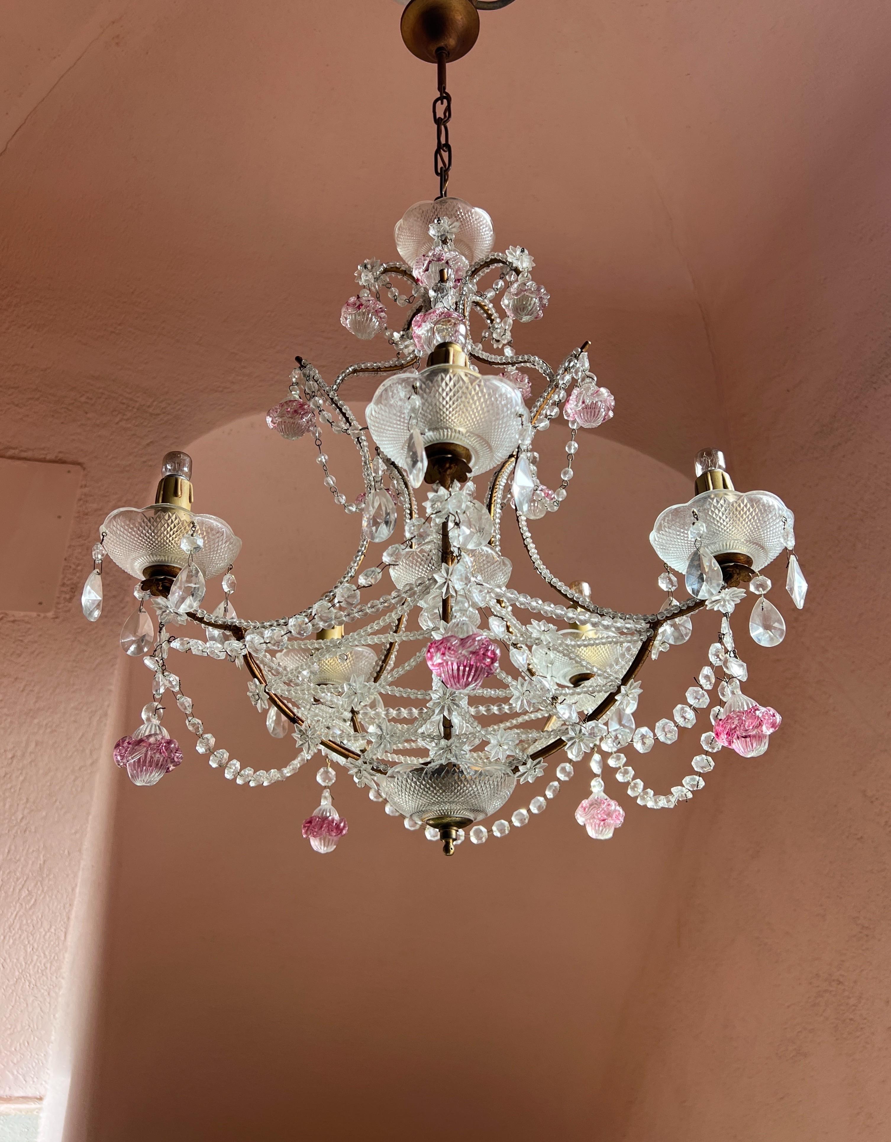 Swags in cristallo italiano Florentine: Un lampadario a gocce di Murano rosa in vendita 5