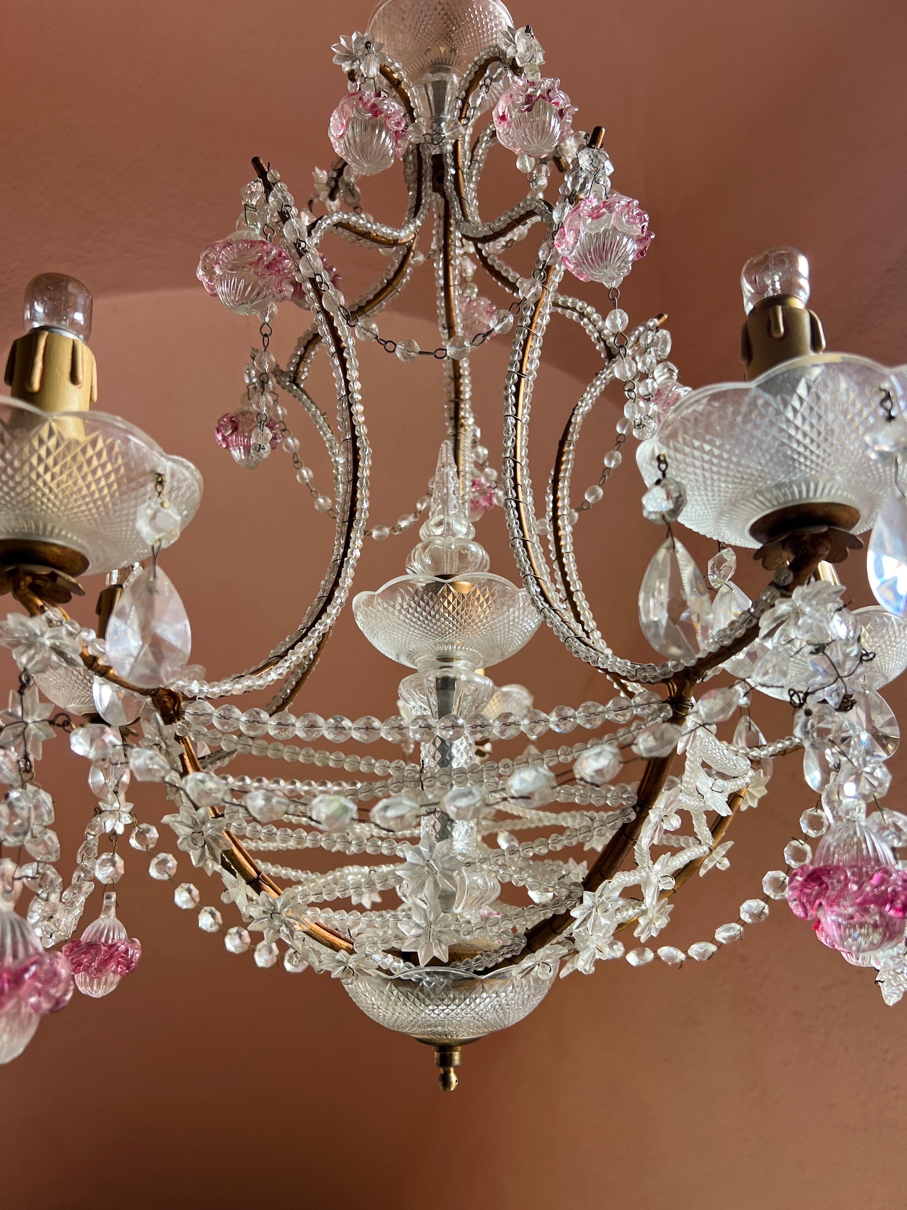 Swags in cristallo italiano Florentine: Un lampadario a gocce di Murano rosa in vendita 6