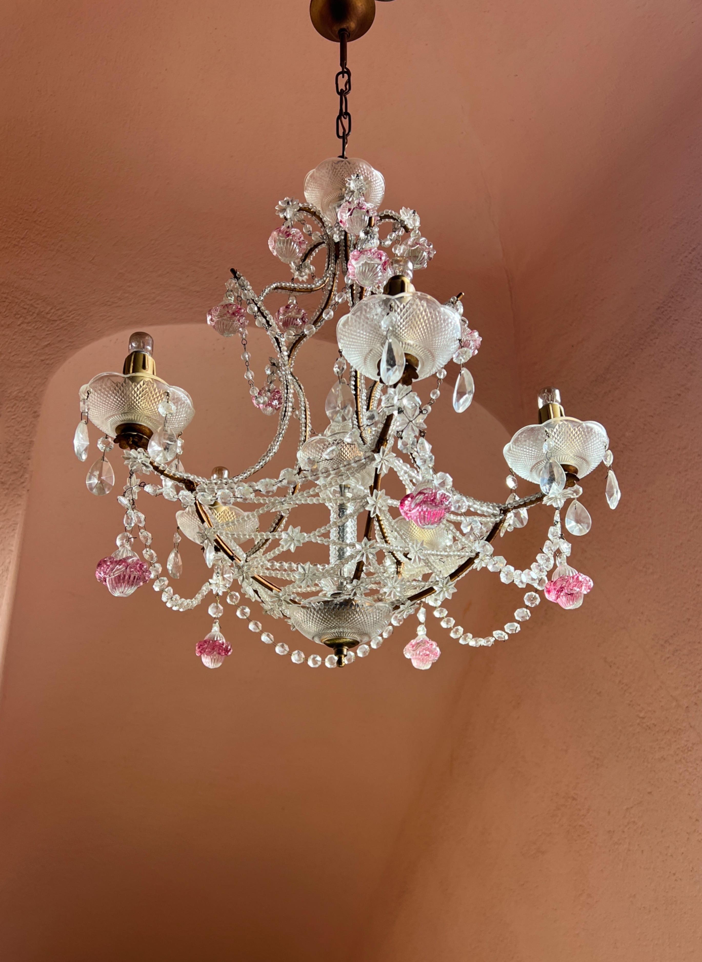 Swags in cristallo italiano Florentine: Un lampadario a gocce di Murano rosa in vendita 1