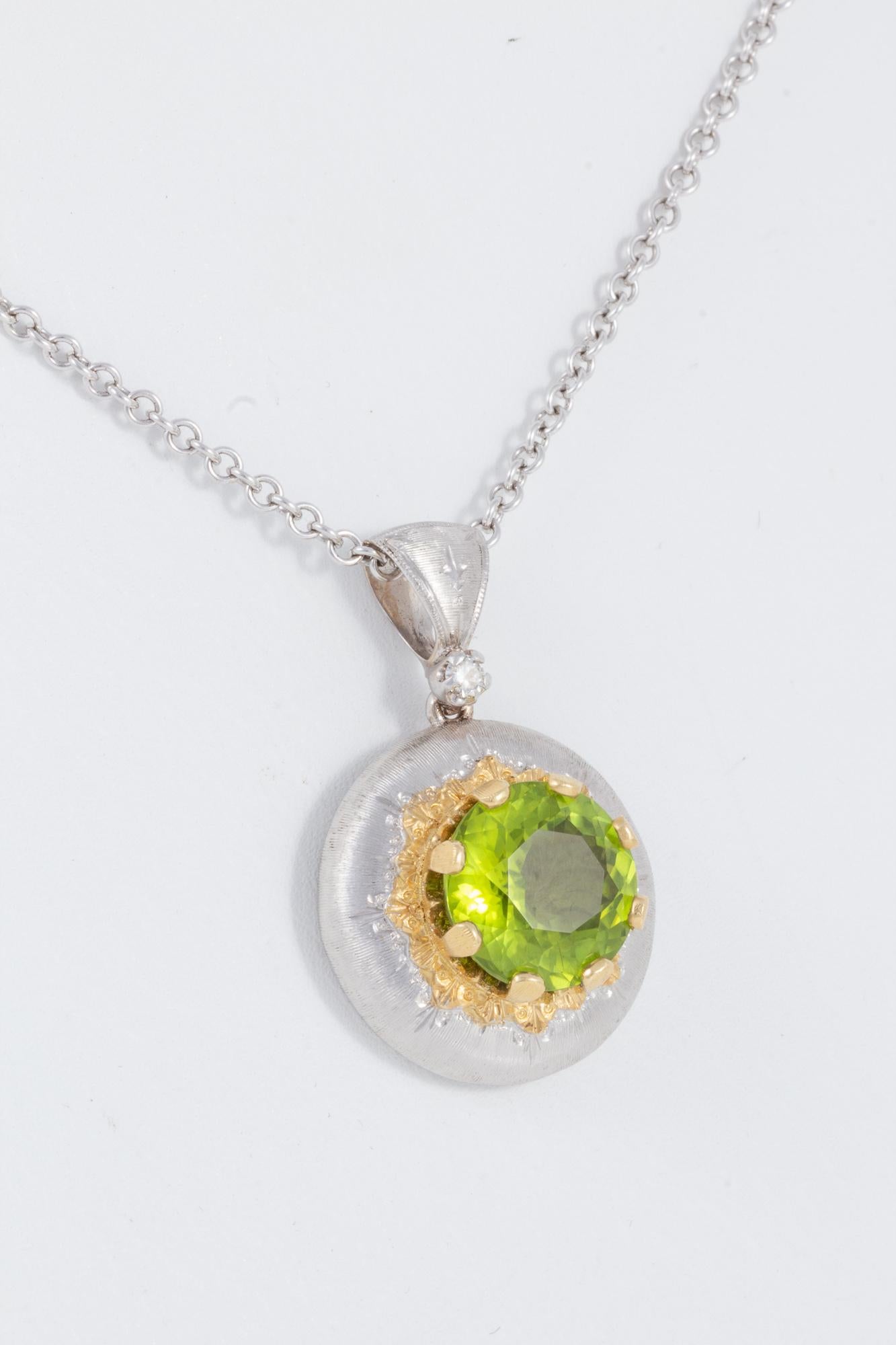 Artisan Italian Florentine Engraved 5.30ct  Peridot Pendant in 18 kt two tone Gold  For Sale