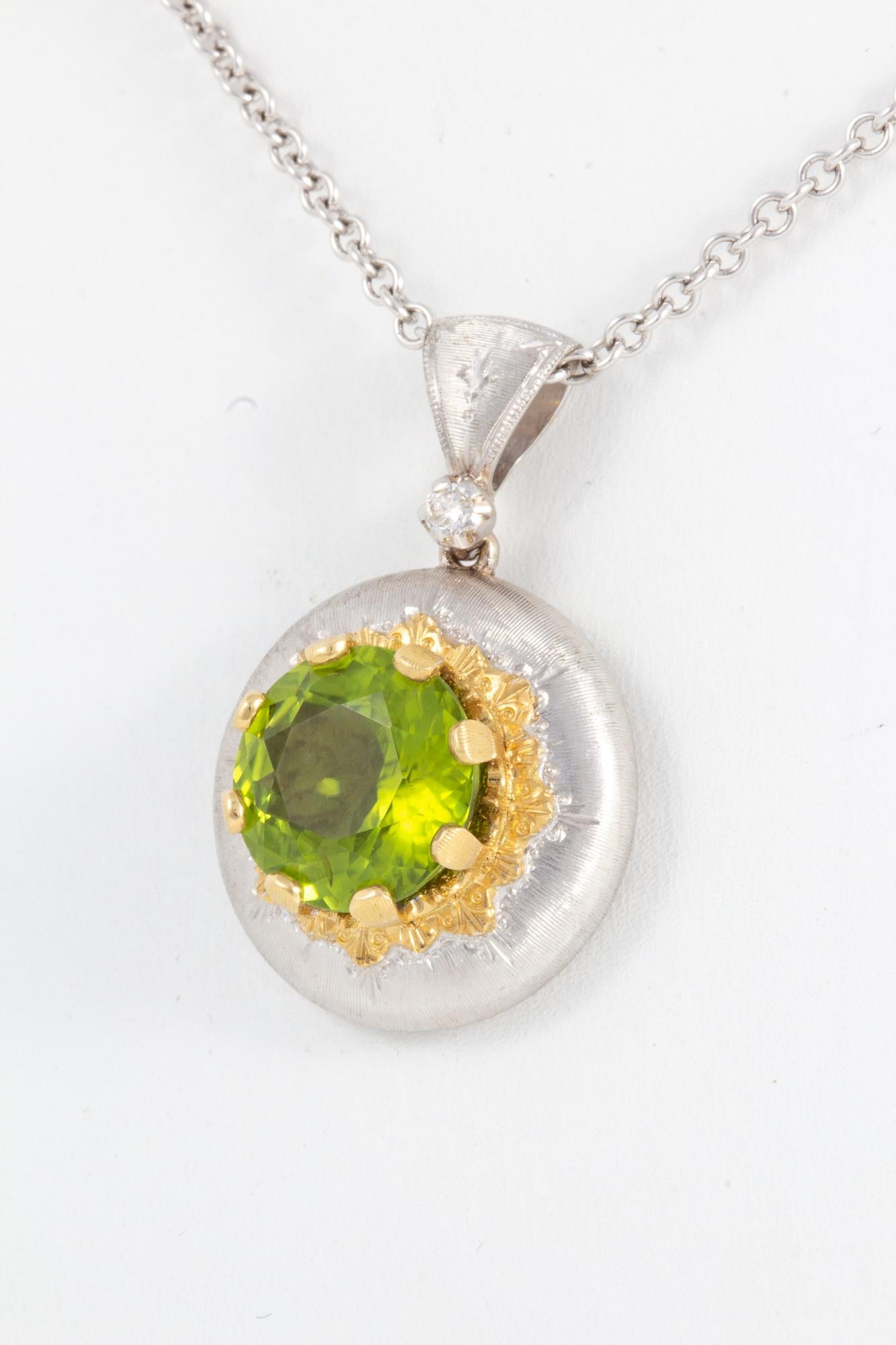 Women's or Men's Italian Florentine Engraved 5.30ct  Peridot Pendant in 18 kt two tone Gold  For Sale