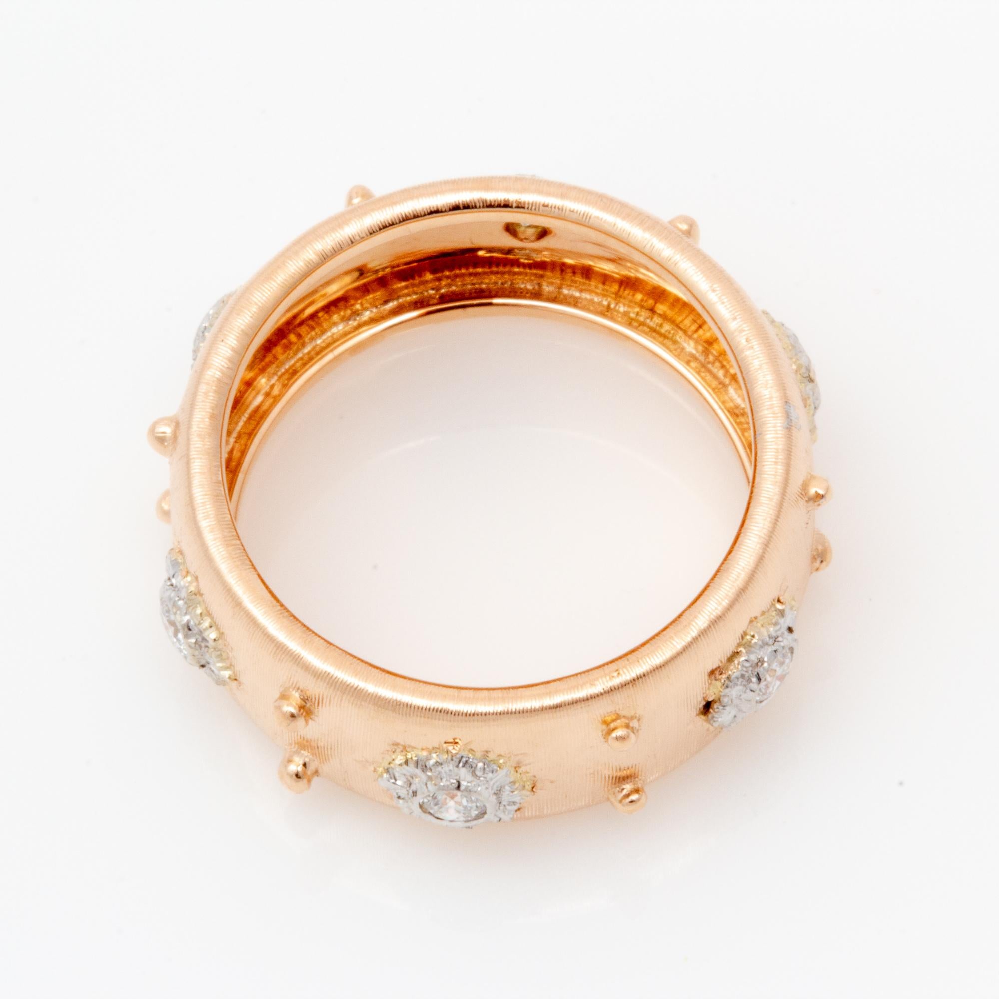 Bague d'éternité italienne florentine gravée en or rose 18 carats et diamants Neuf - En vente à Houston, TX
