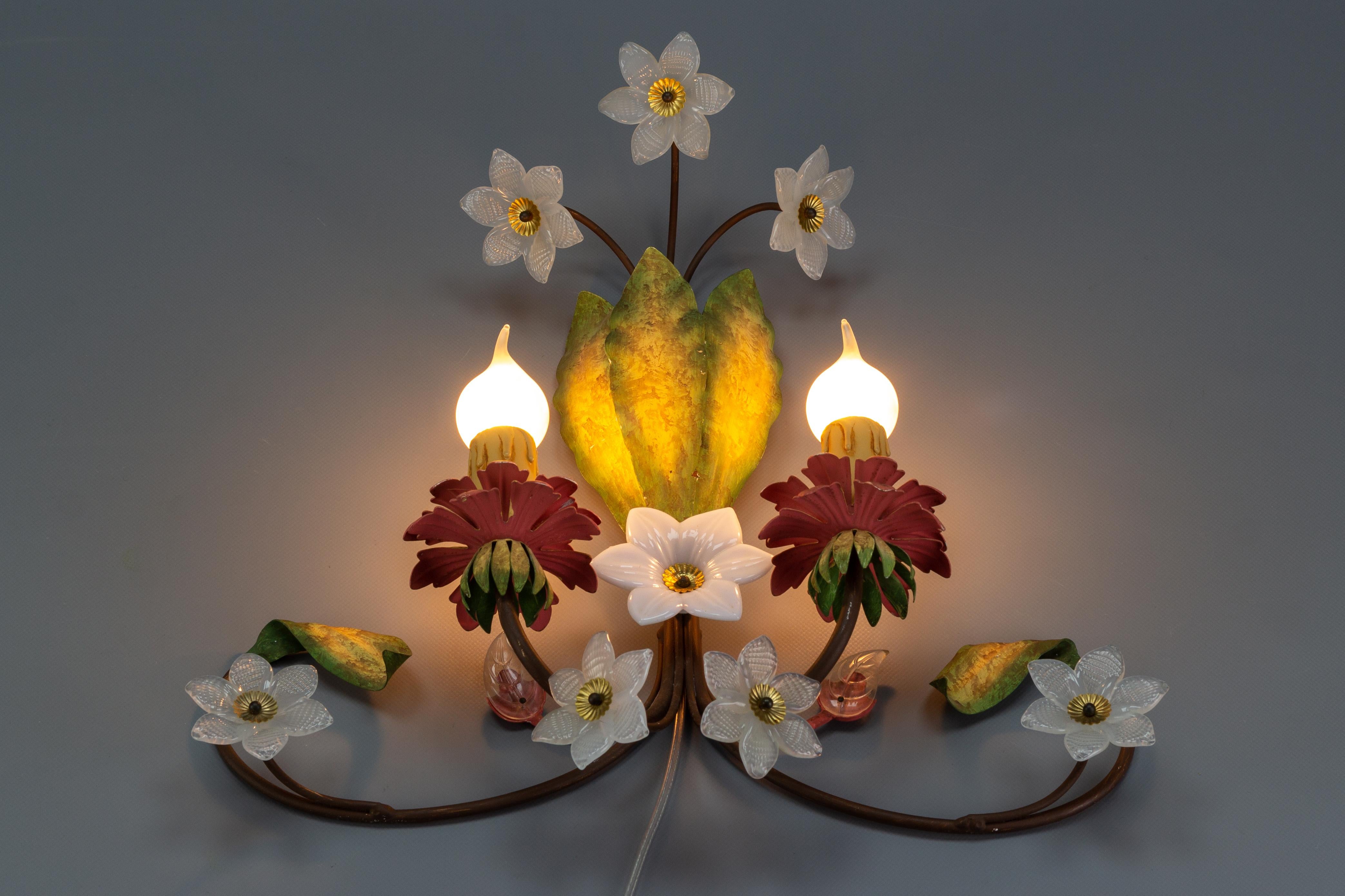 Hollywood Regency Italian Florentine Flower and Leaf Two-Light Polychrome Metal and Glass Sconce For Sale