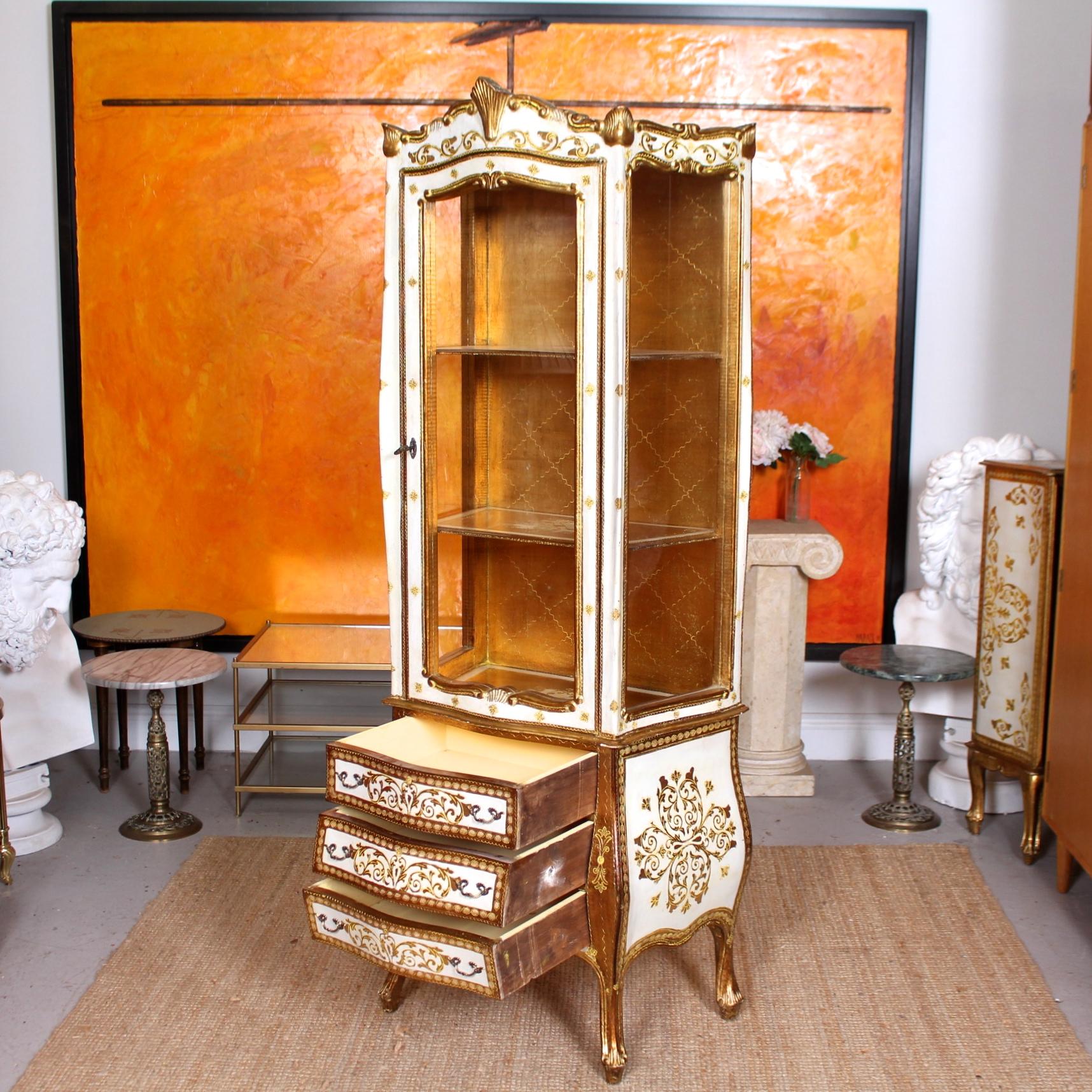 Italian Florentine Gilded Bombe Display Cabinet on Chest Glazed Vintrine For Sale 3