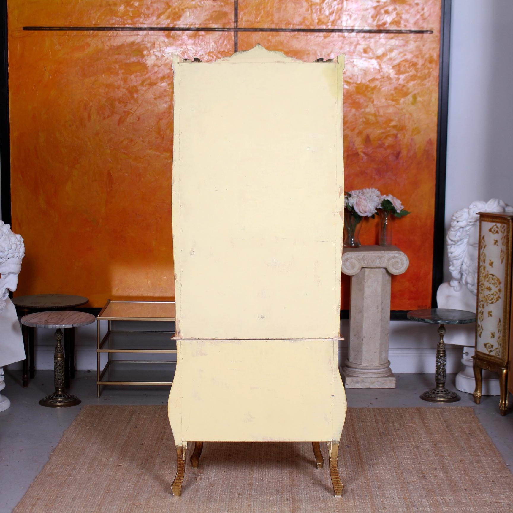 Italian Florentine Gilded Bombe Display Cabinet on Chest Glazed Vintrine For Sale 8