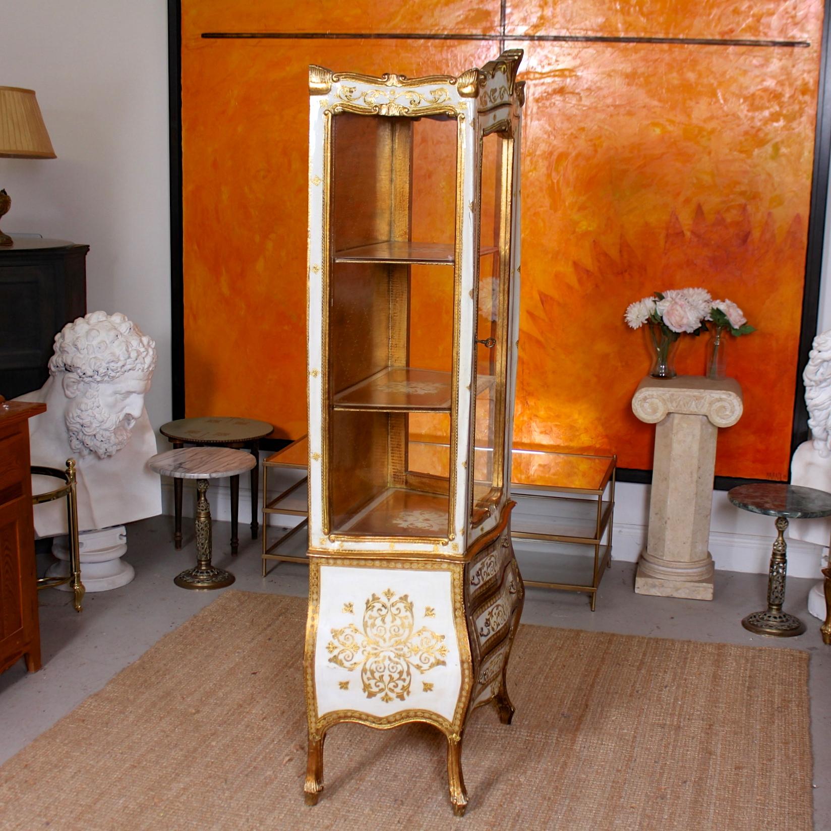 Italian Florentine Gilded Bombe Display Cabinet on Chest Glazed Vintrine For Sale 11