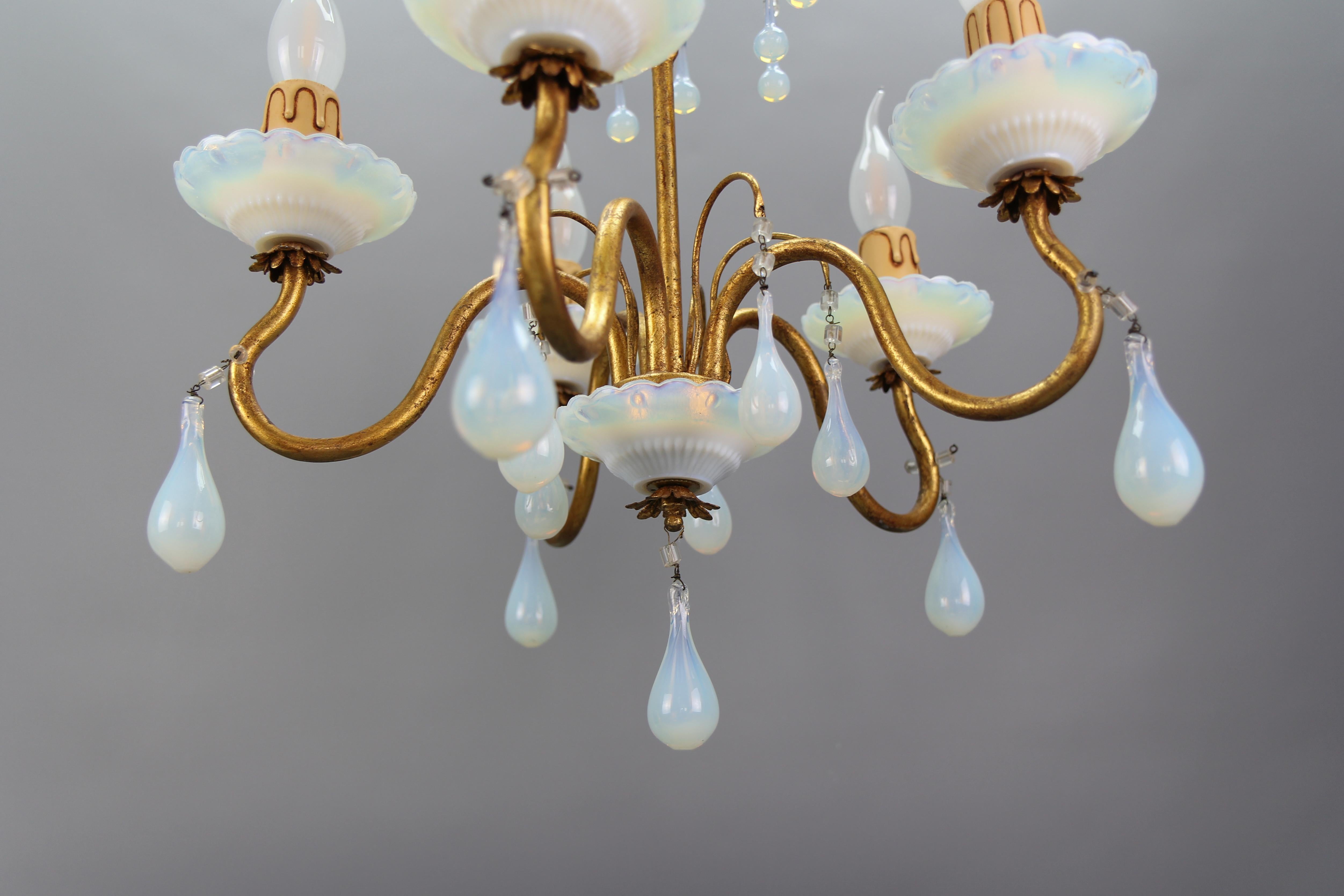 Italian Florentine Gilt Metal and White Opalescent Glass Five-Light Chandelier For Sale 5