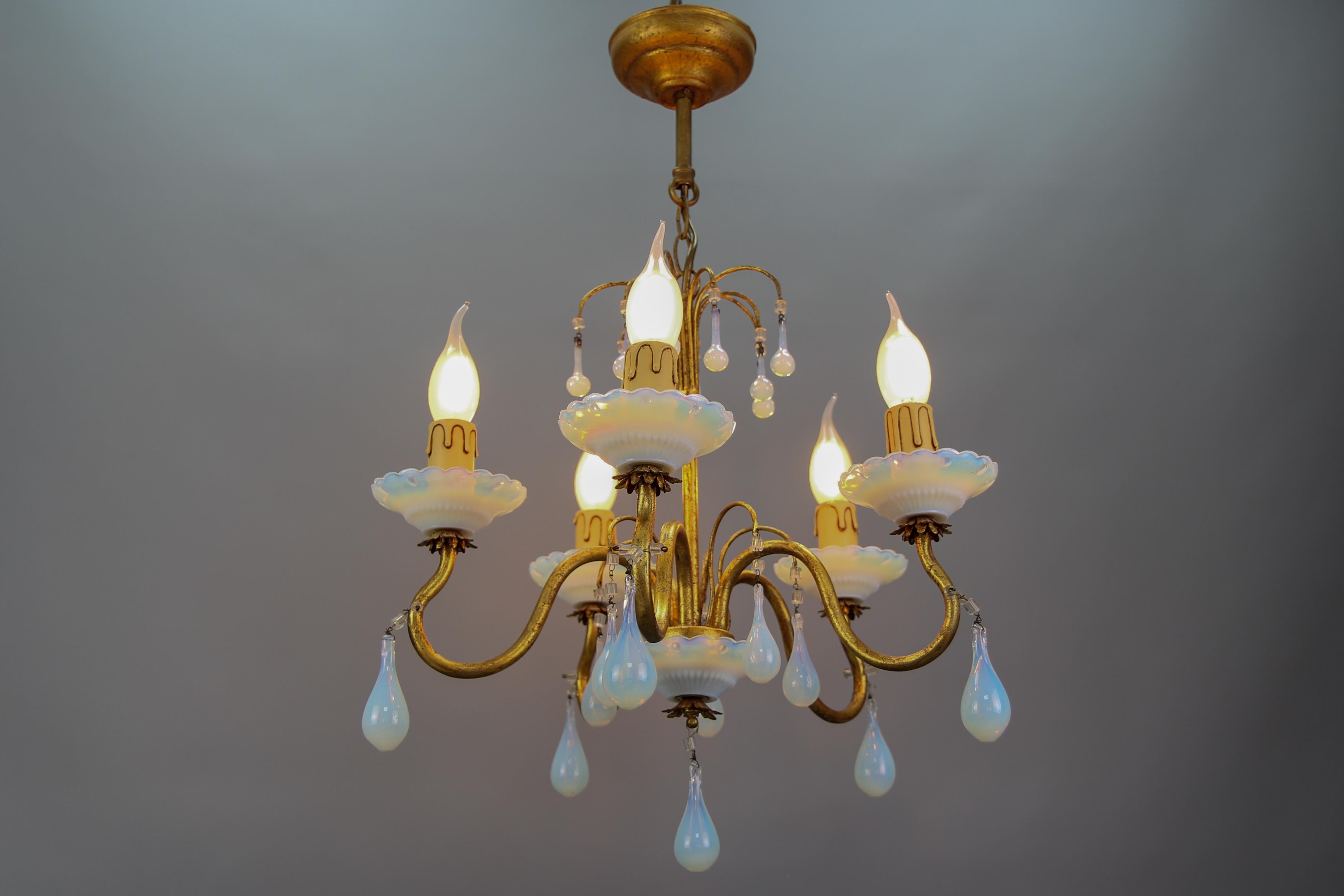Italian Florentine Gilt Metal and White Opalescent Glass Five-Light Chandelier For Sale 8