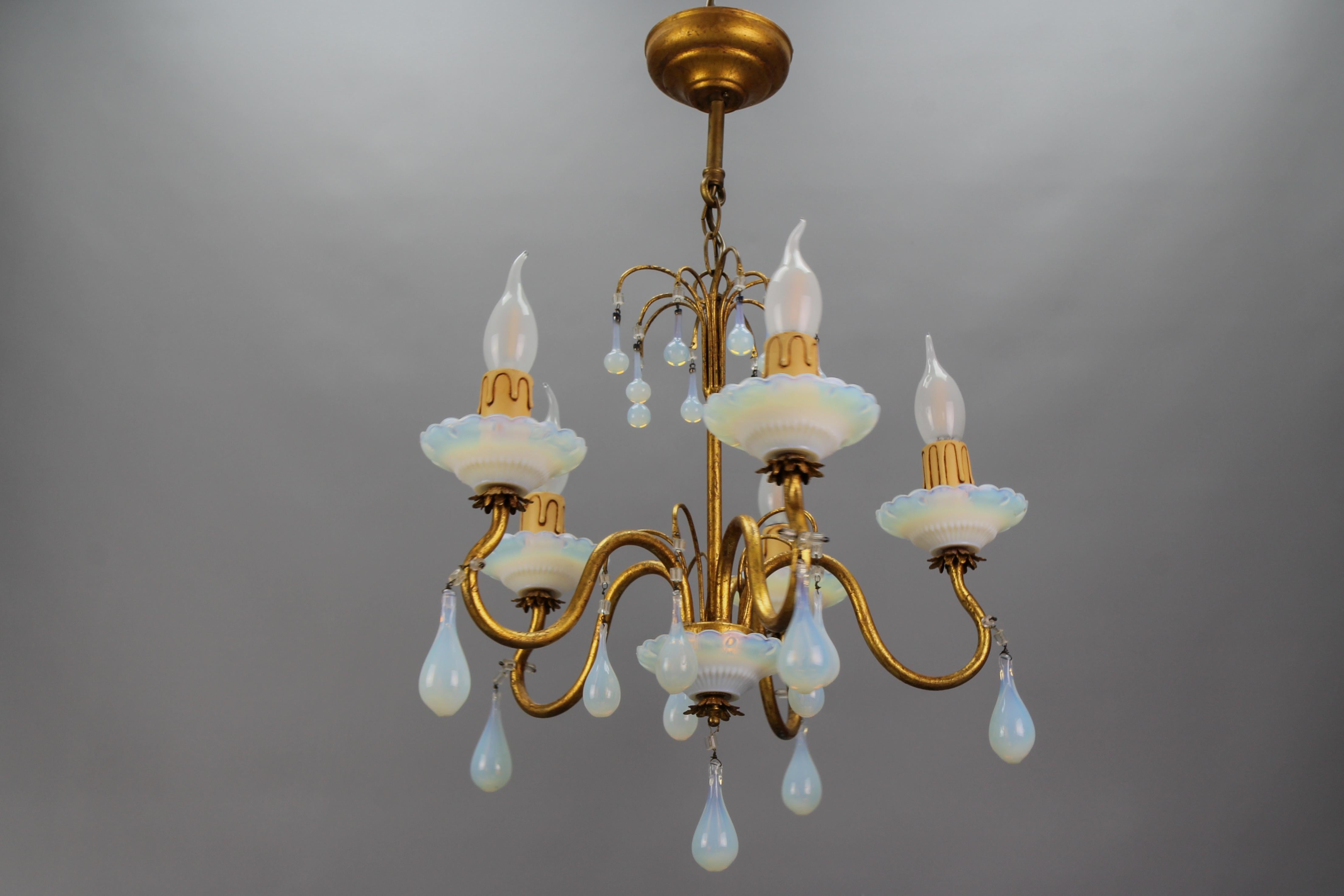 Italian Florentine Gilt Metal and White Opalescent Glass Five-Light Chandelier For Sale 9