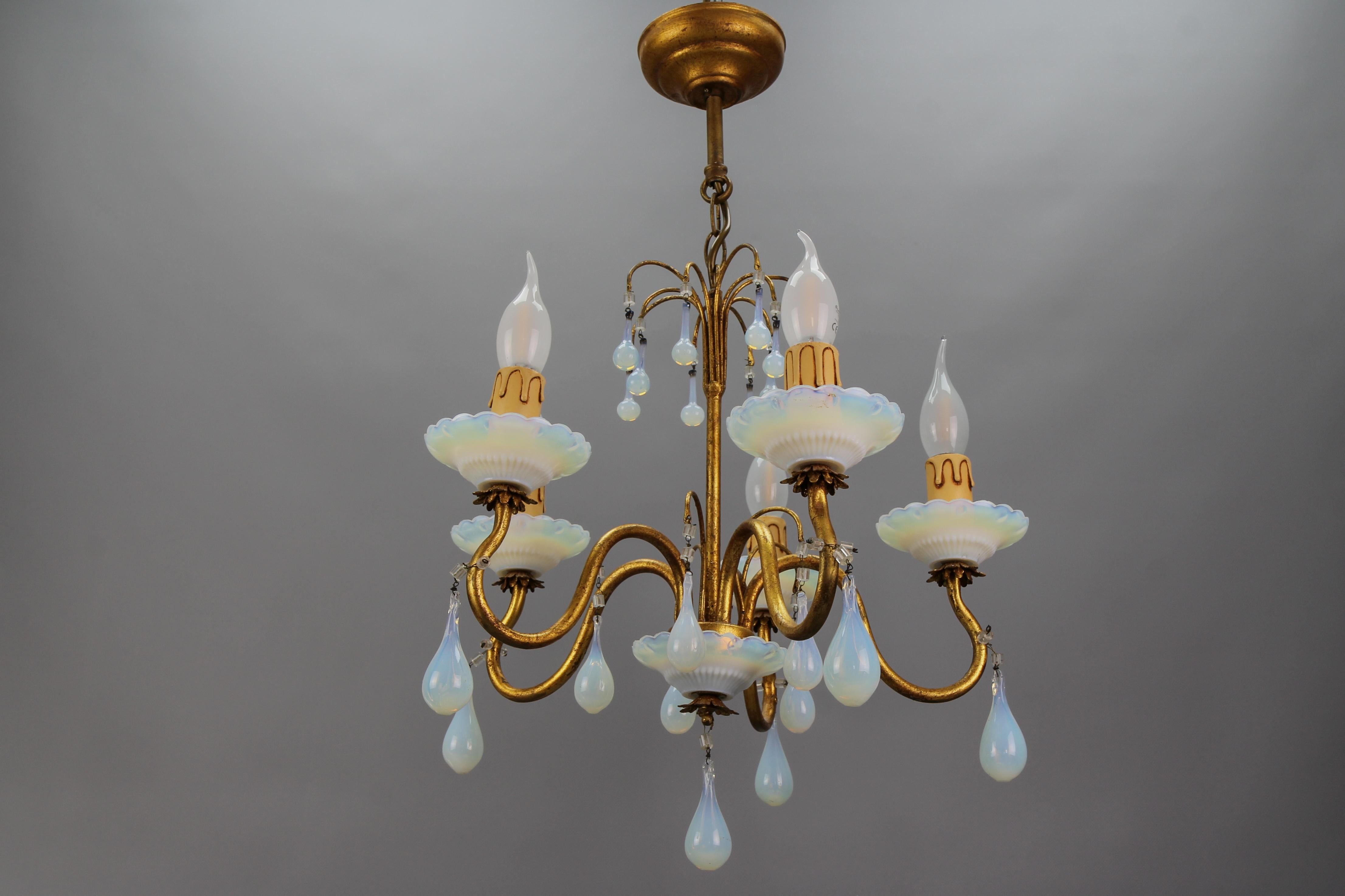 Italian Florentine Gilt Metal and White Opalescent Glass Five-Light Chandelier For Sale 12