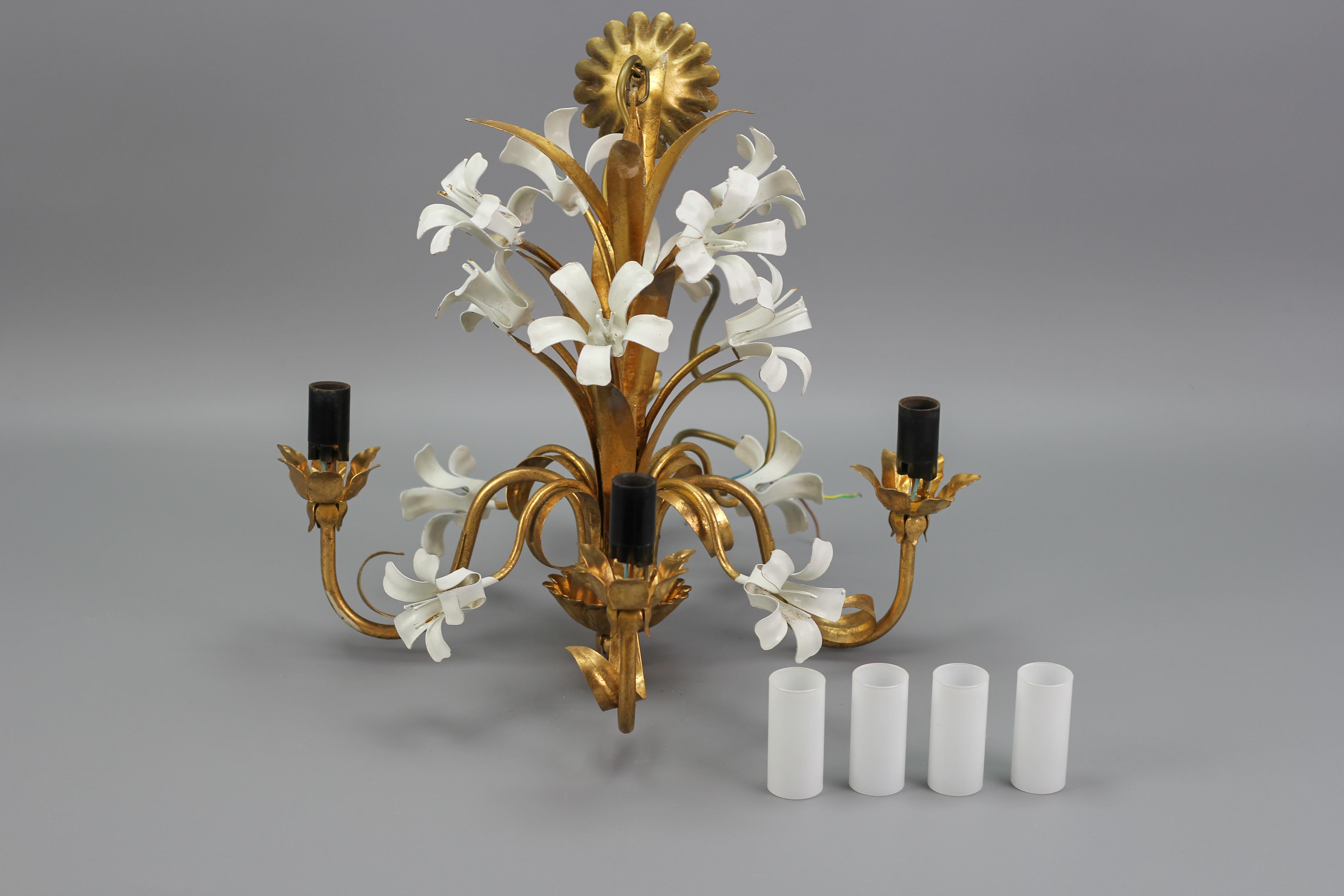 Hollywood Regency Style Gilt Metal Four-Light Chandelier with White Lily Flowers For Sale 10