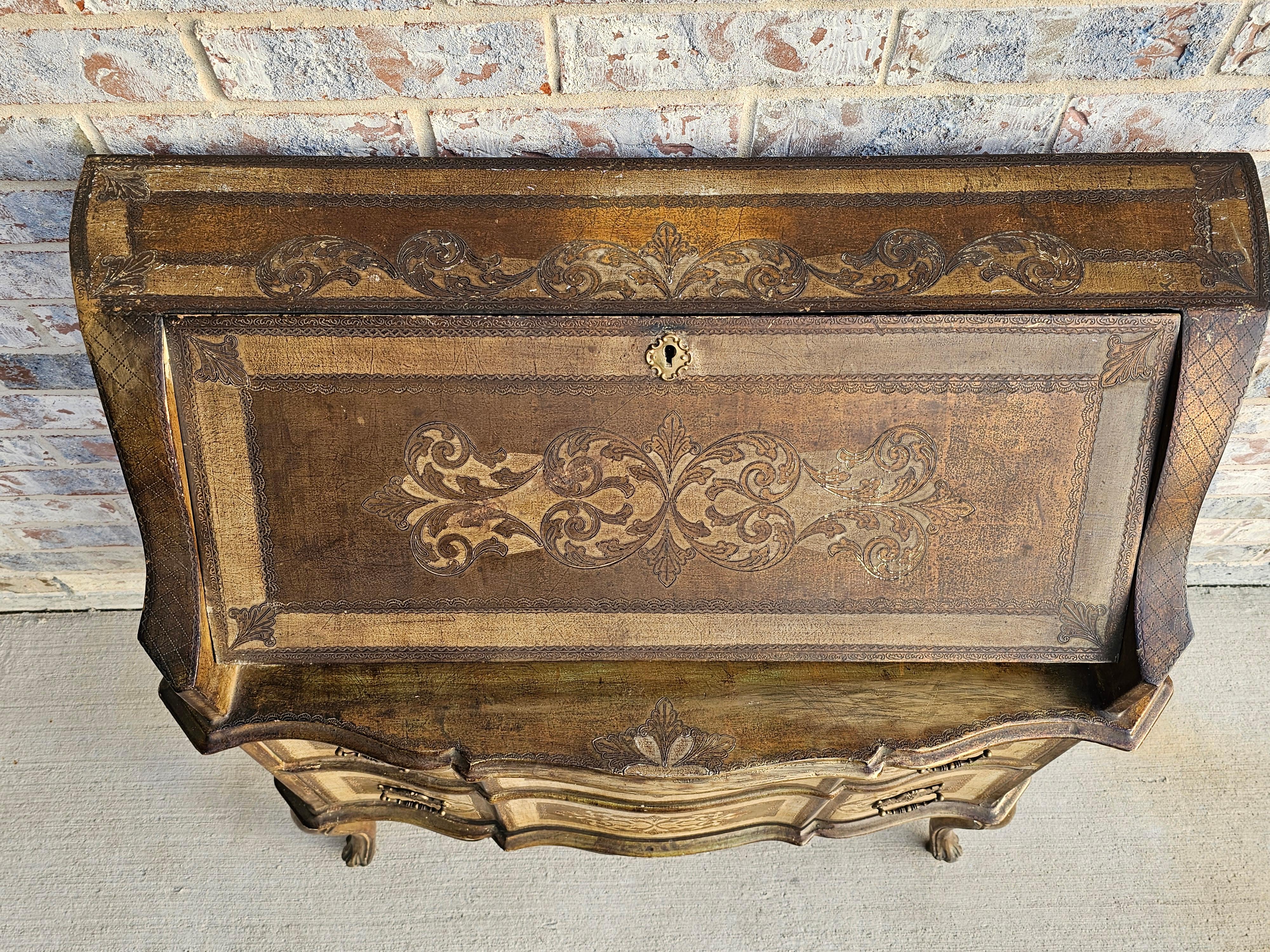 Coffre de bureau en bois doré italien Florentine Secretary Butlers Desk Chest en vente 6