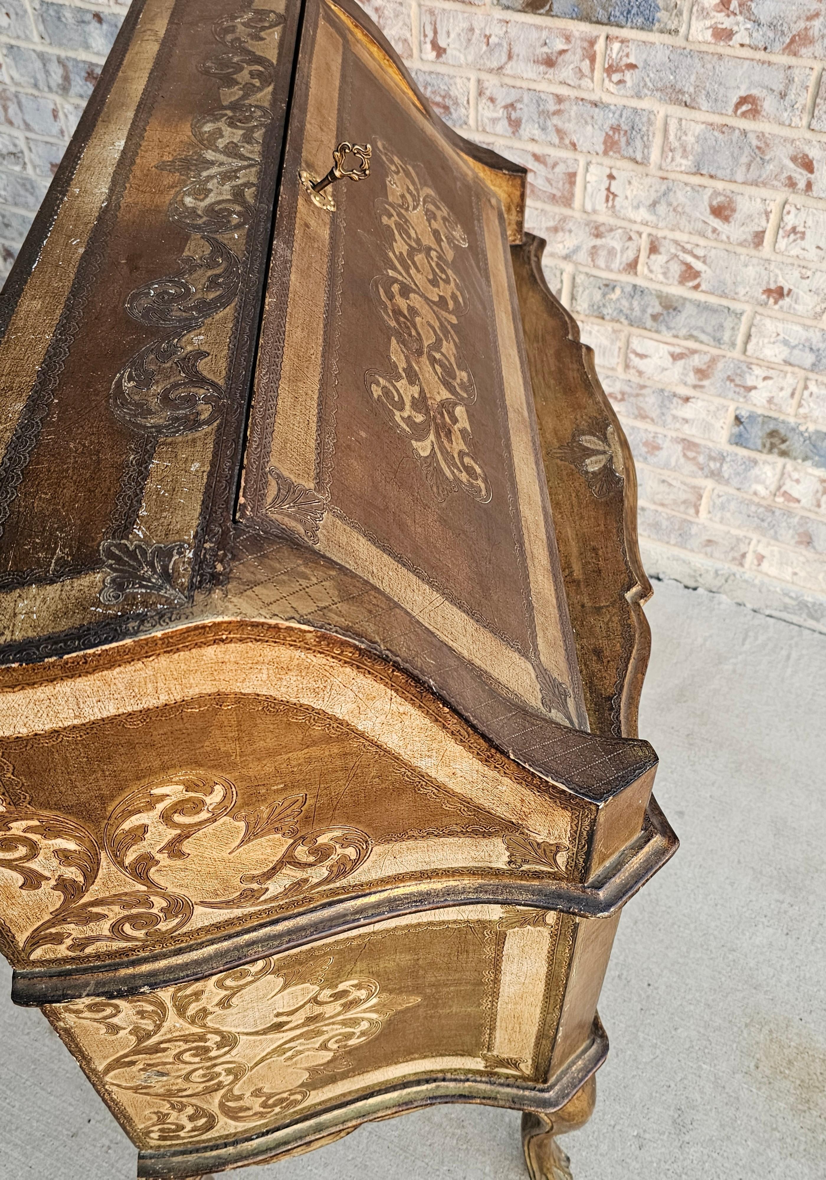 Coffre de bureau en bois doré italien Florentine Secretary Butlers Desk Chest en vente 9