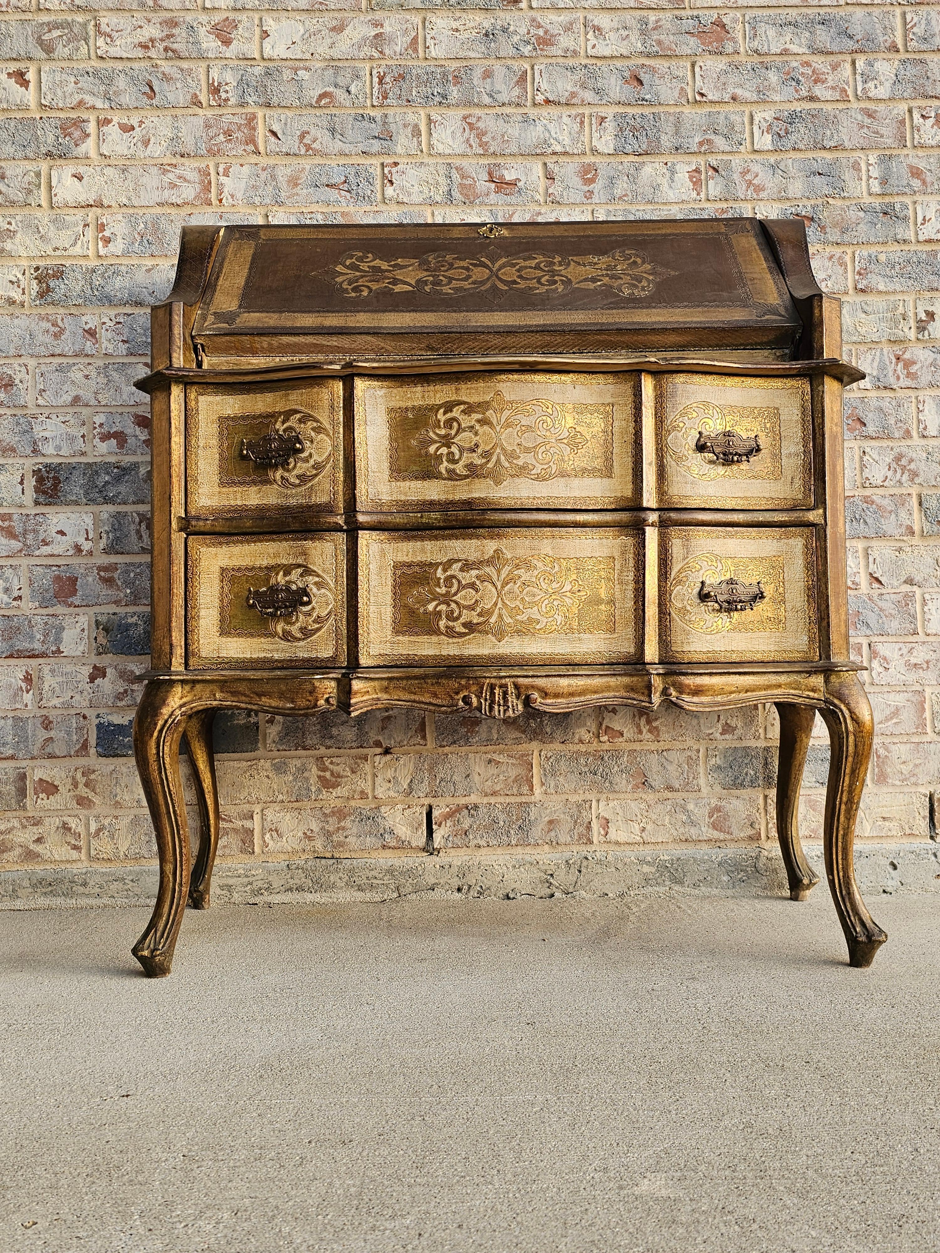 Coffre de bureau en bois doré italien Florentine Secretary Butlers Desk Chest en vente 11