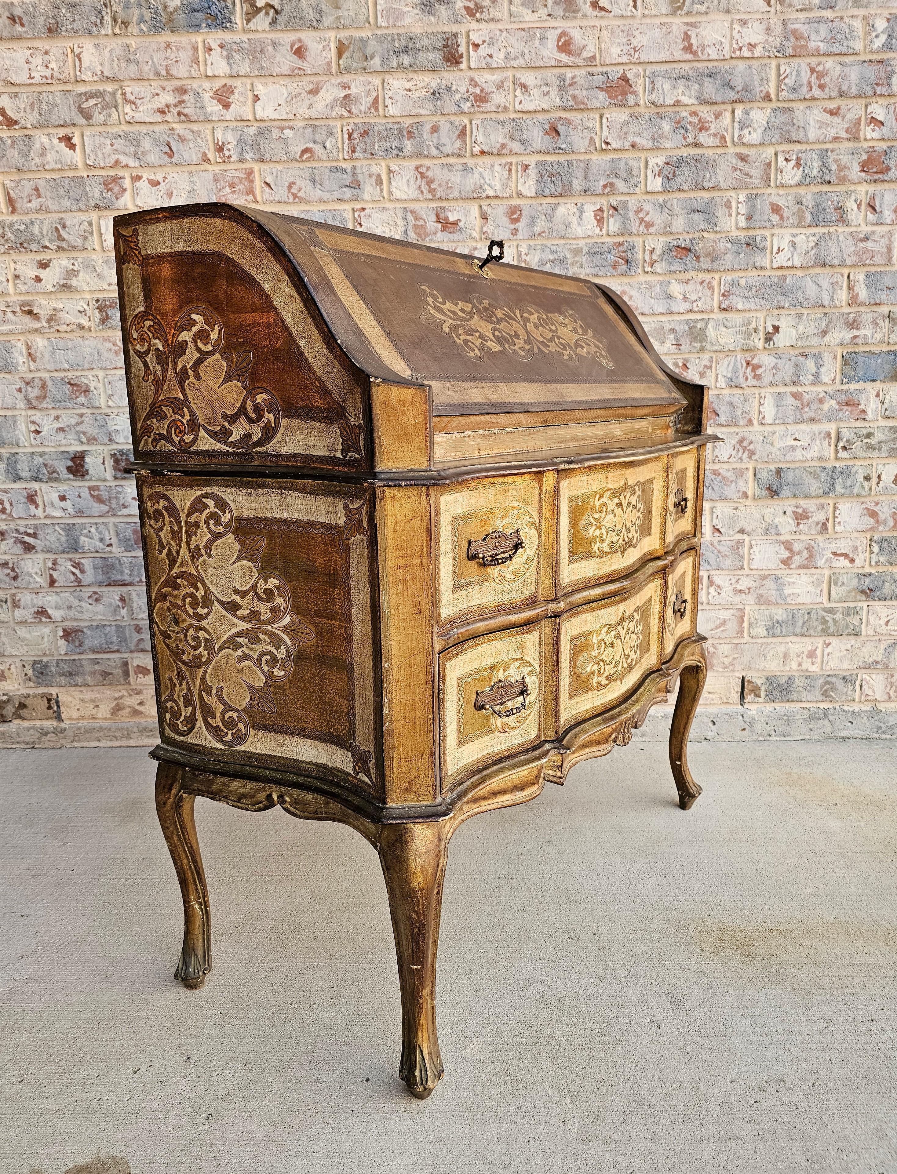 Coffre de bureau en bois doré italien Florentine Secretary Butlers Desk Chest en vente 13