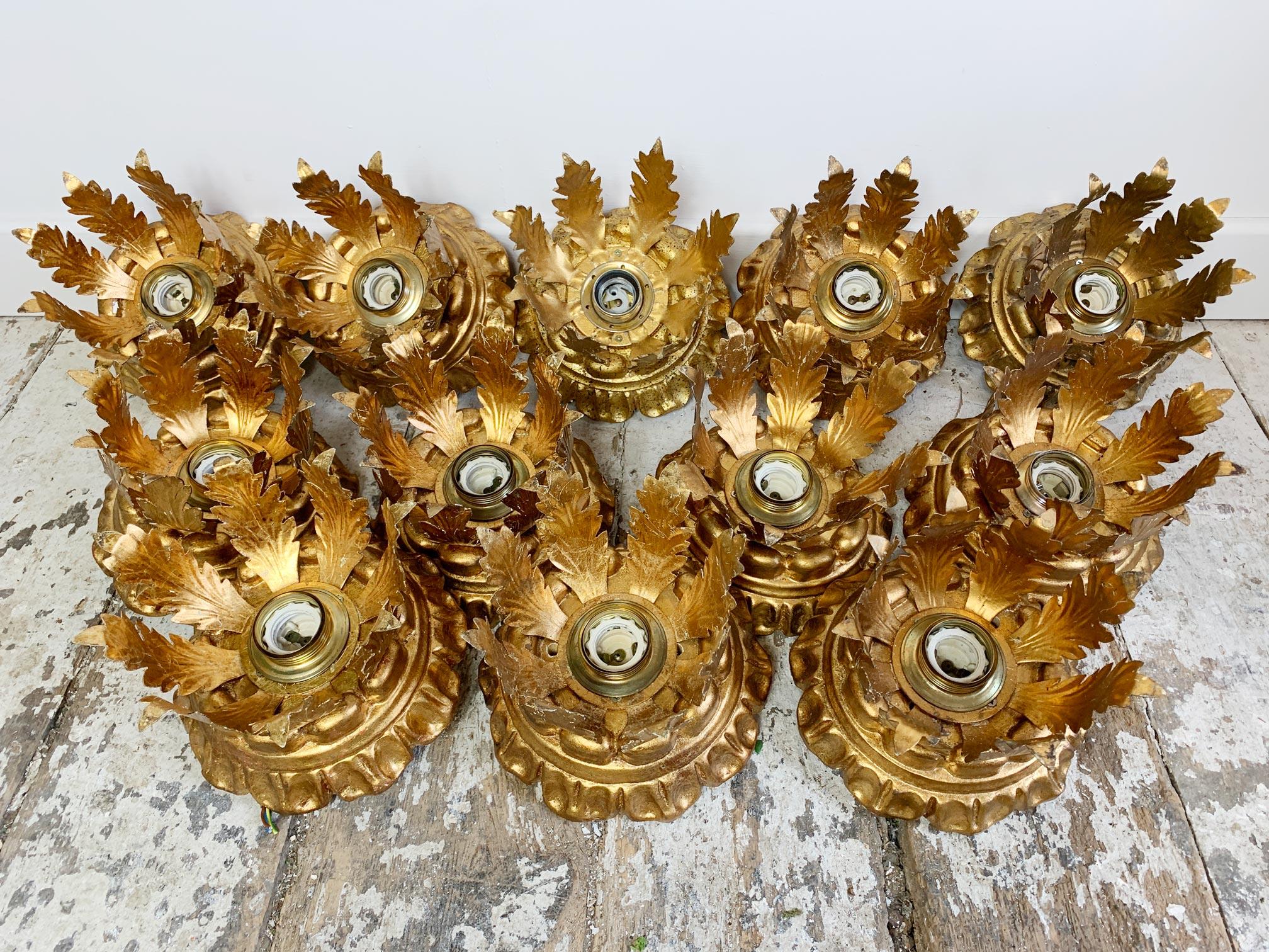 Italian Florentine Gold Gilt Wood Ceiling Crown Lights For Sale 2
