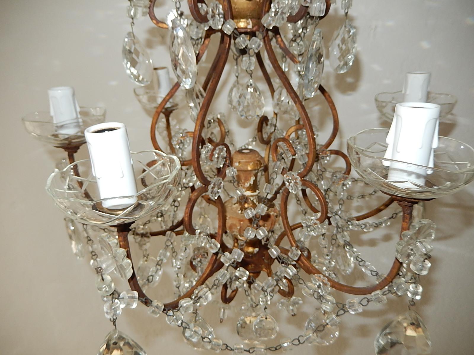 Cristallo Lampadario italiano a prismi di cristallo in legno dorato fiorentino, 1920 circa in vendita