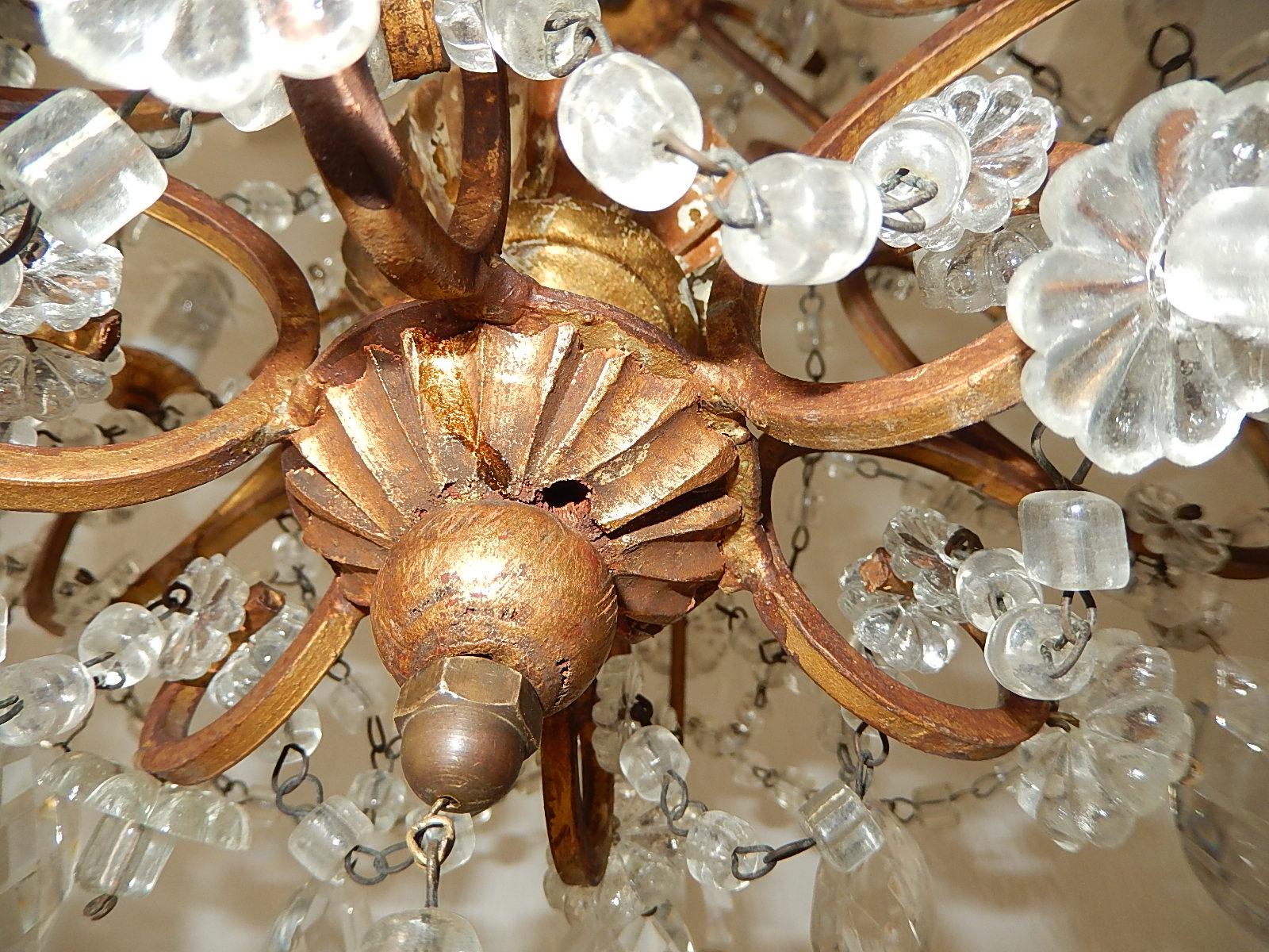Lampadario italiano a prismi di cristallo in legno dorato fiorentino, 1920 circa in vendita 1