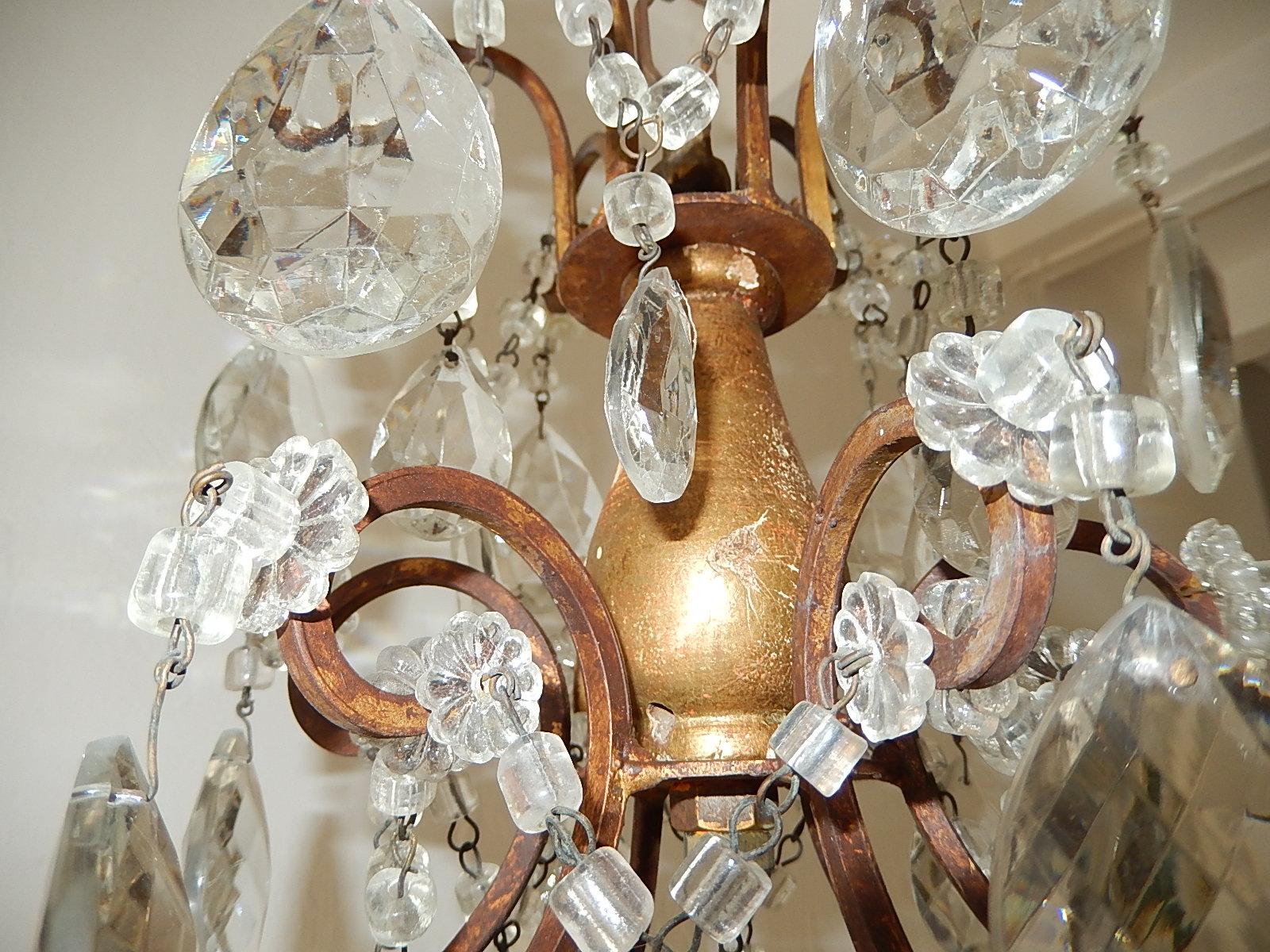 Début du 20ème siècle Lustre italien à prismes en cristal de bois doré Florentine, vers 1920 en vente