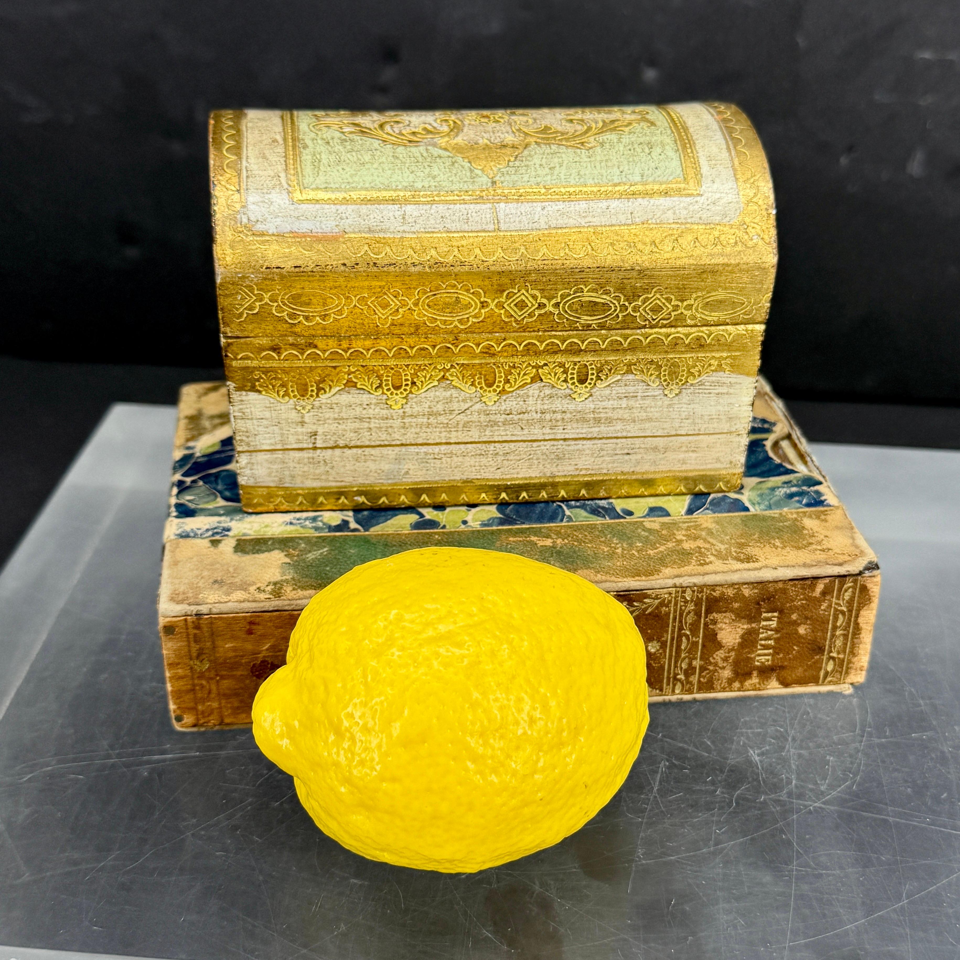 Italian Florentine Giltwood Painted Dome Shaped Box For Sale 6