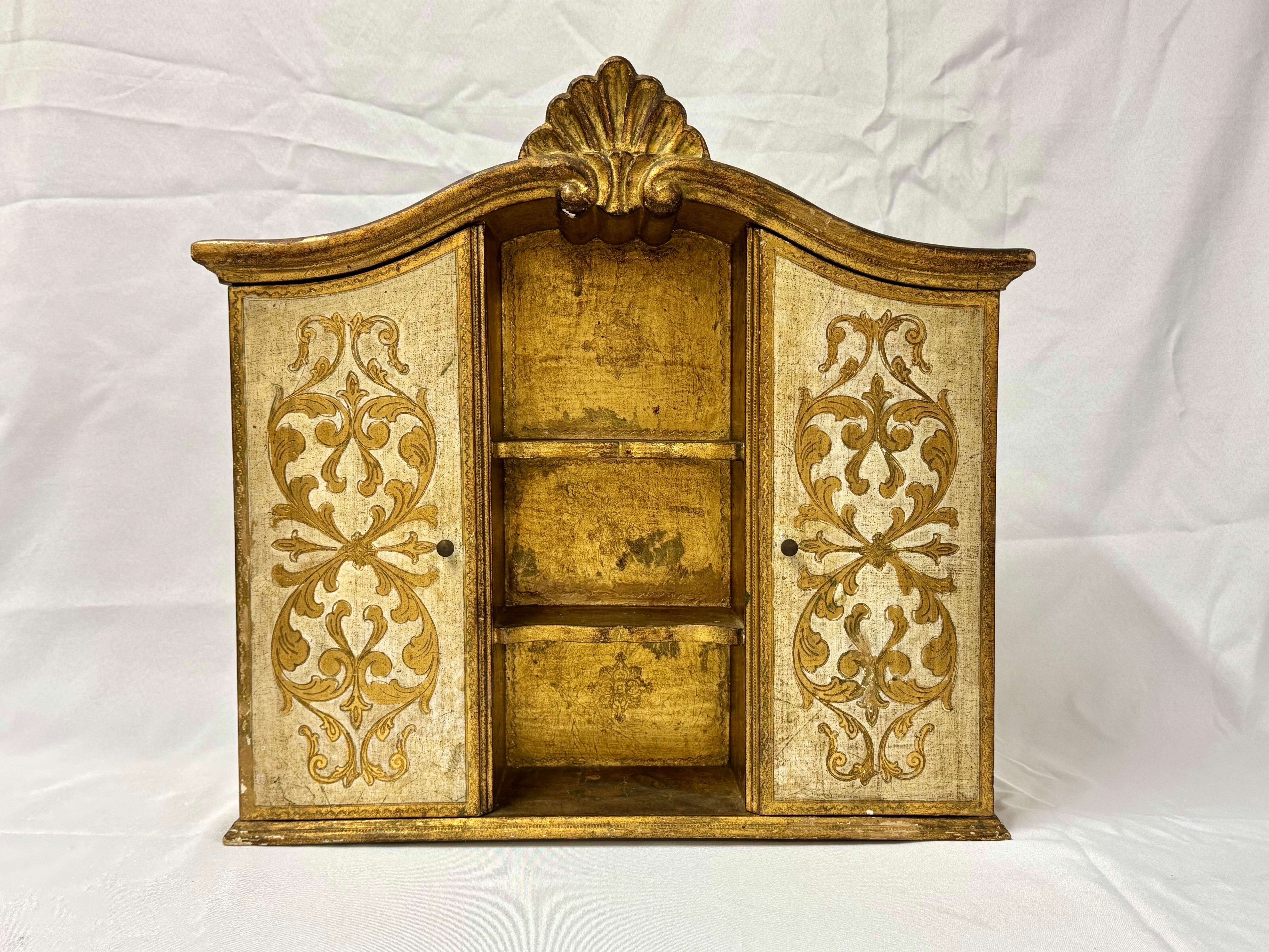 Italian Florentine Giltwood Wall Cabinet In Good Condition For Sale In Redding, CT