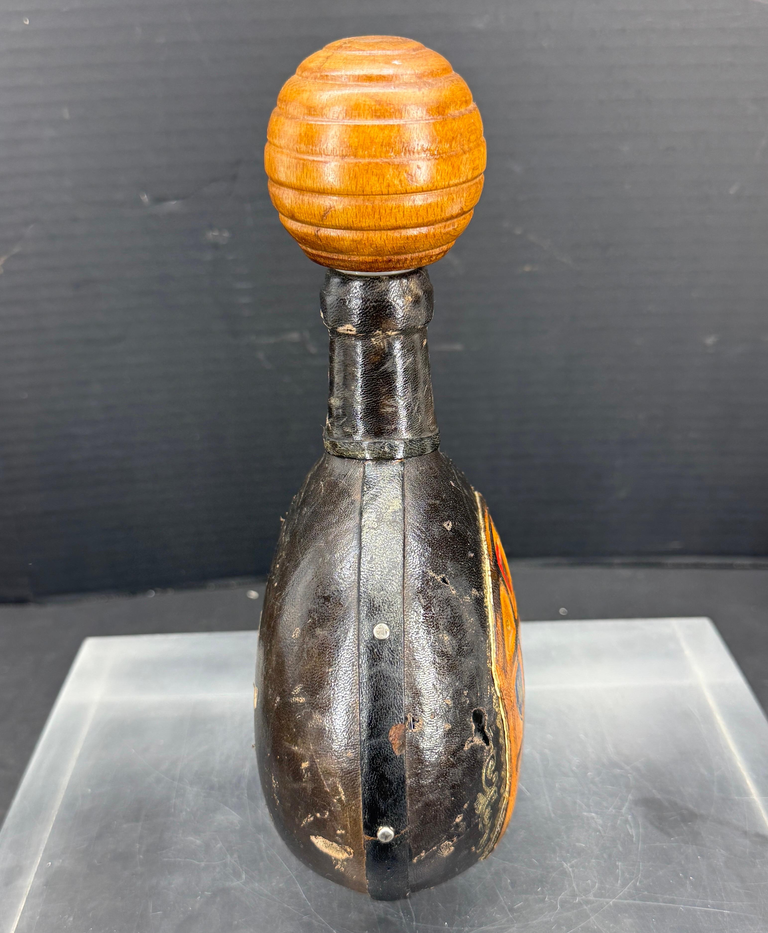 Vetro Decanter per liquori in pelle di vetro italiano Florentine Mid-Century Modern in vendita