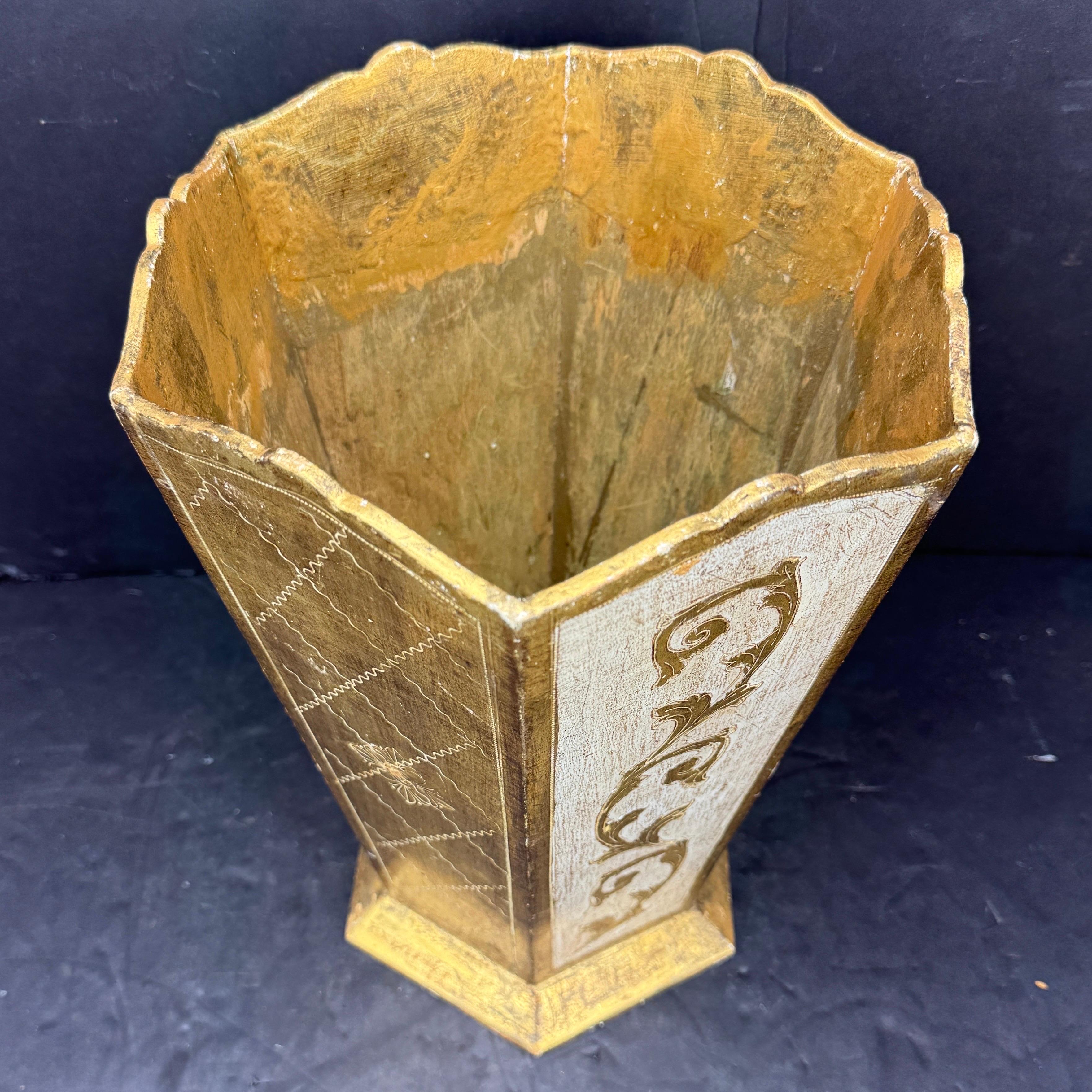 Papelera Florentina Italiana Oro y Crema Moderno de mediados de siglo en venta