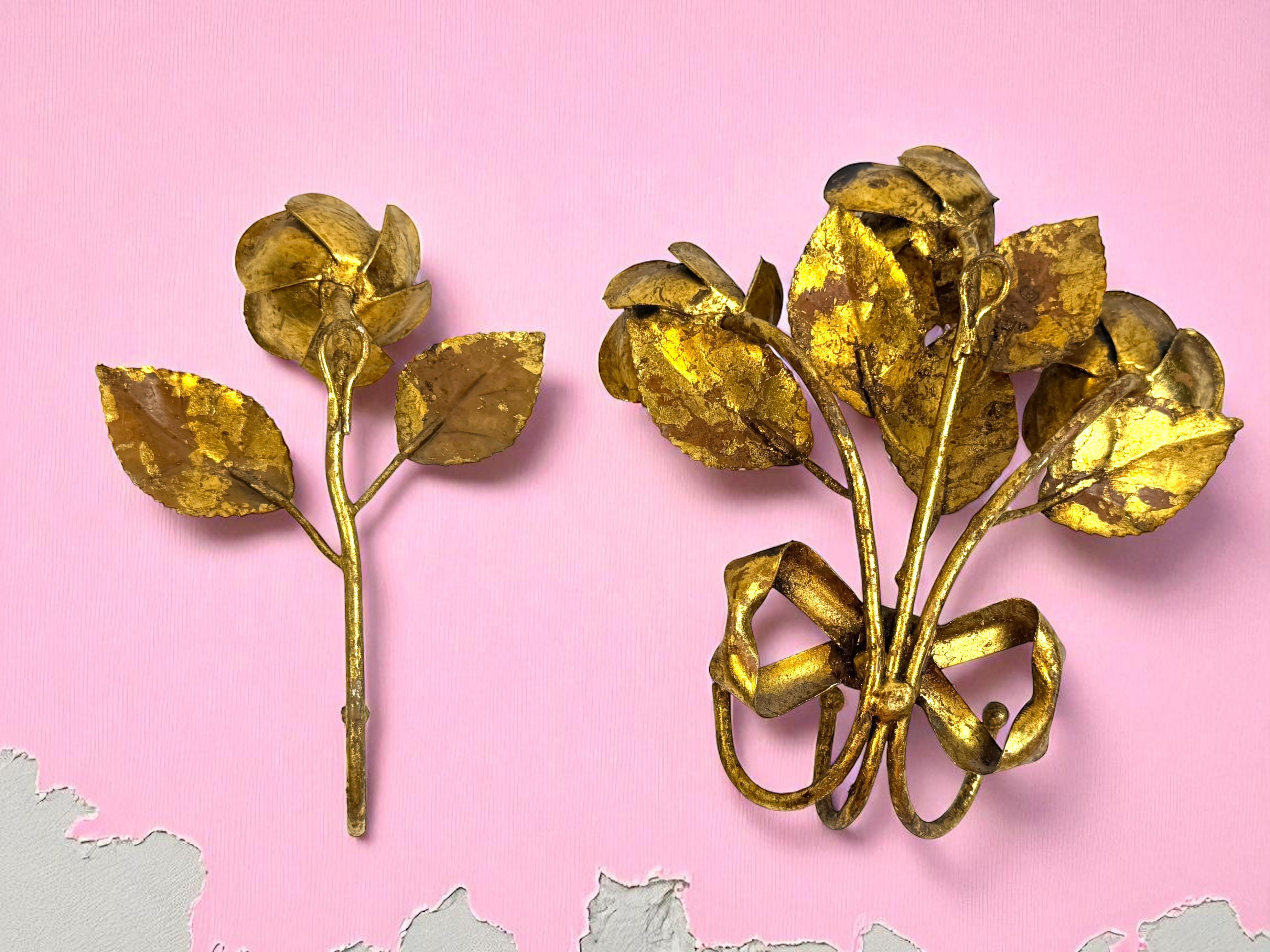 Set di appendiabiti a rosa in metallo dorato Florentine, anni '50 3