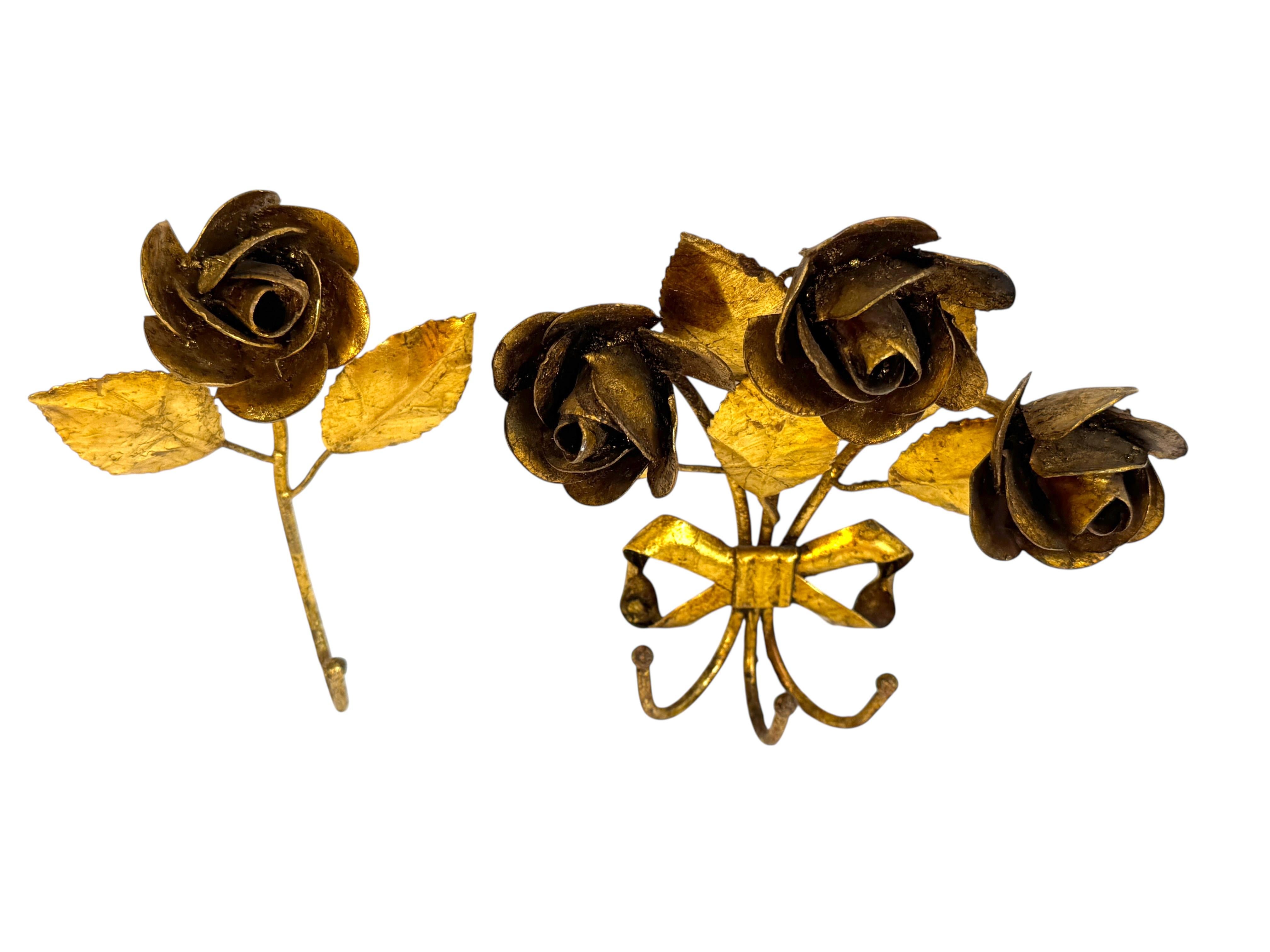 Hollywood Regency Set di appendiabiti a rosa in metallo dorato Florentine, anni '50