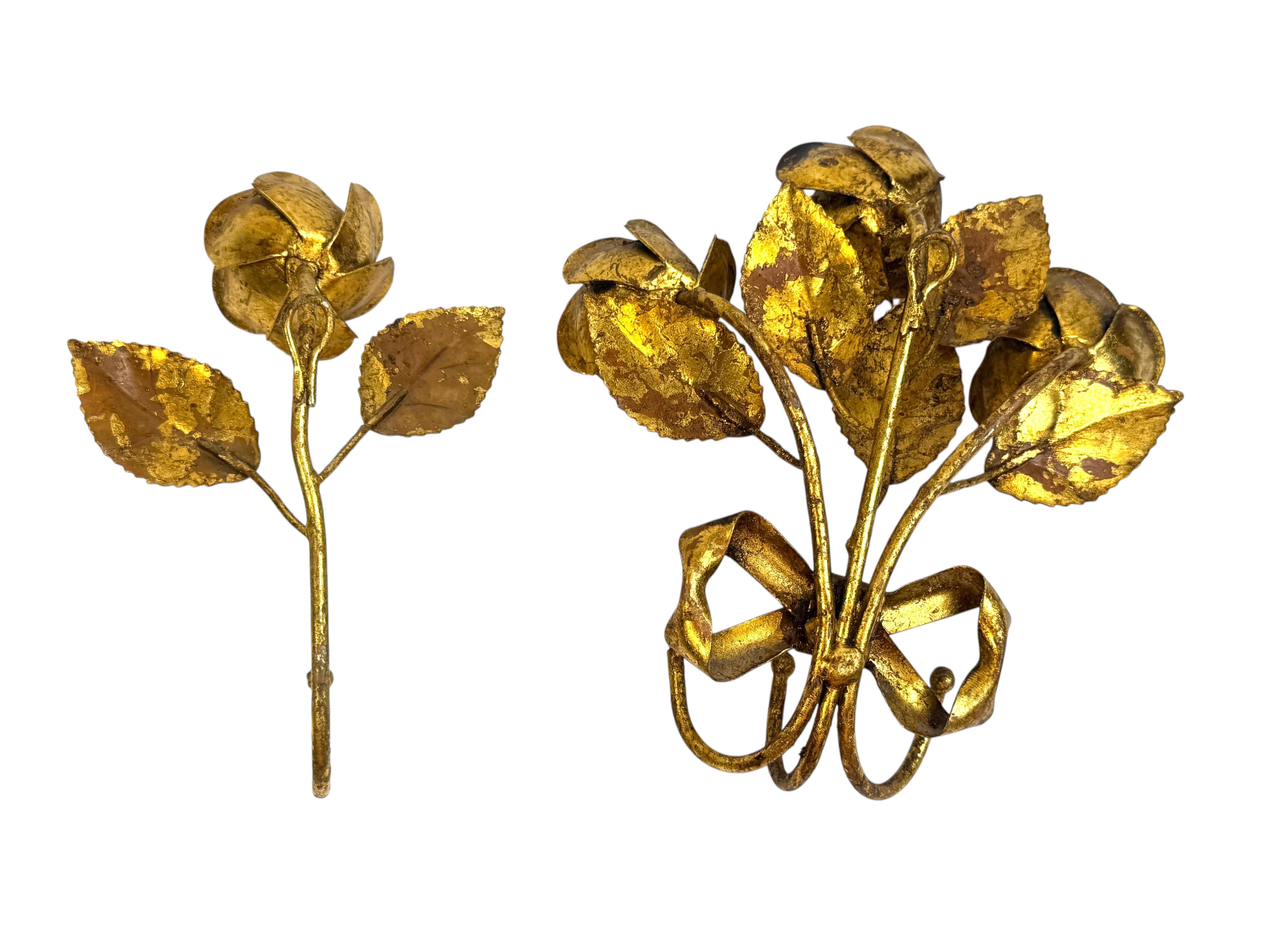 Italiano Set di appendiabiti a rosa in metallo dorato Florentine, anni '50