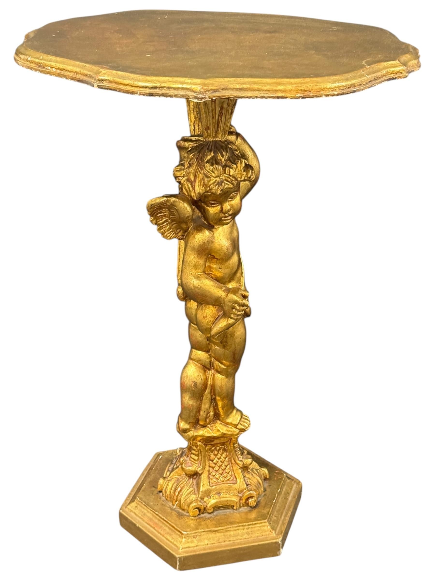 Doré Table d'appoint italienne en bois doré Florentine Pied d'ange chérubin, Toleware Tole en vente