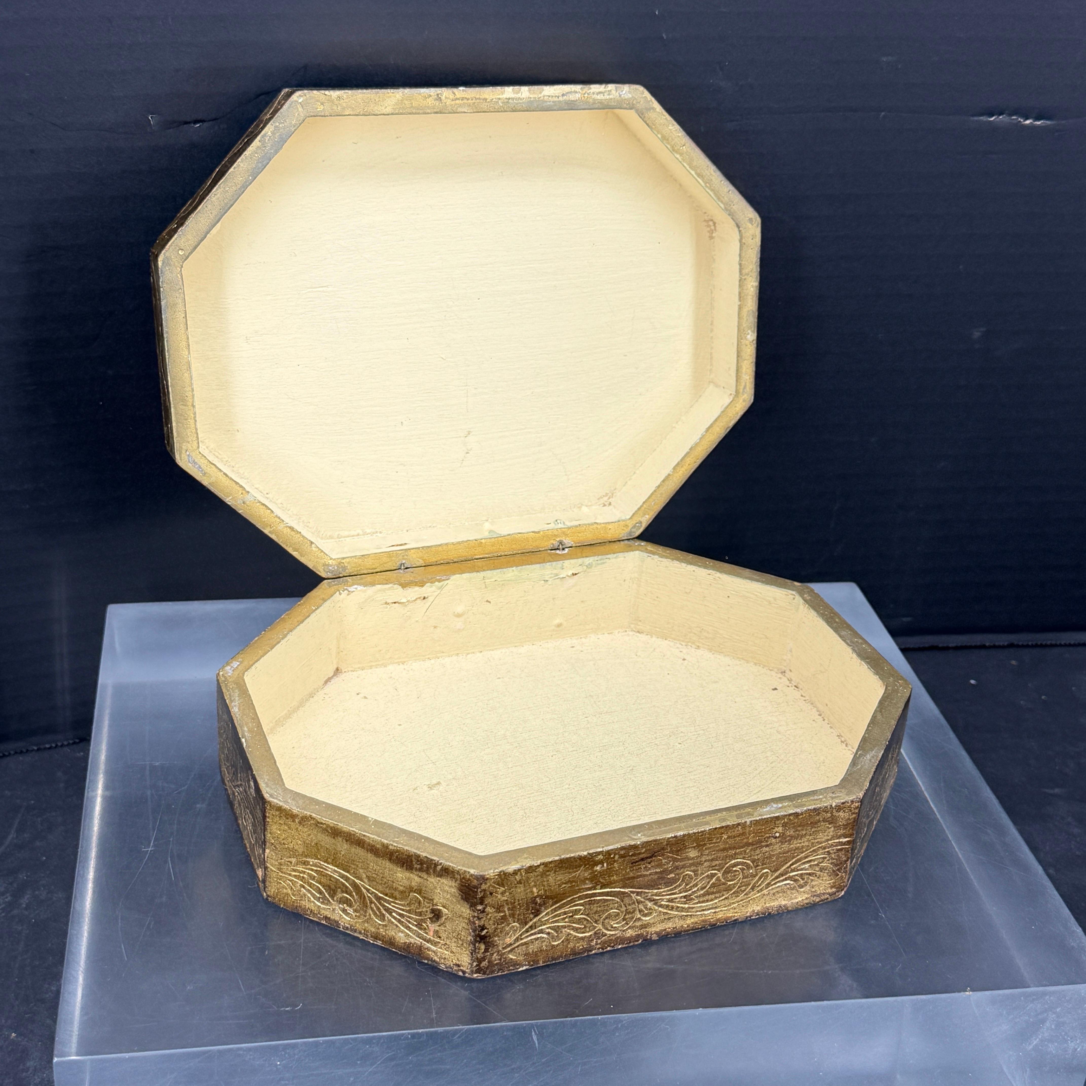 Joyero Florentino Italiano de Madera Dorada con Oro en venta 3