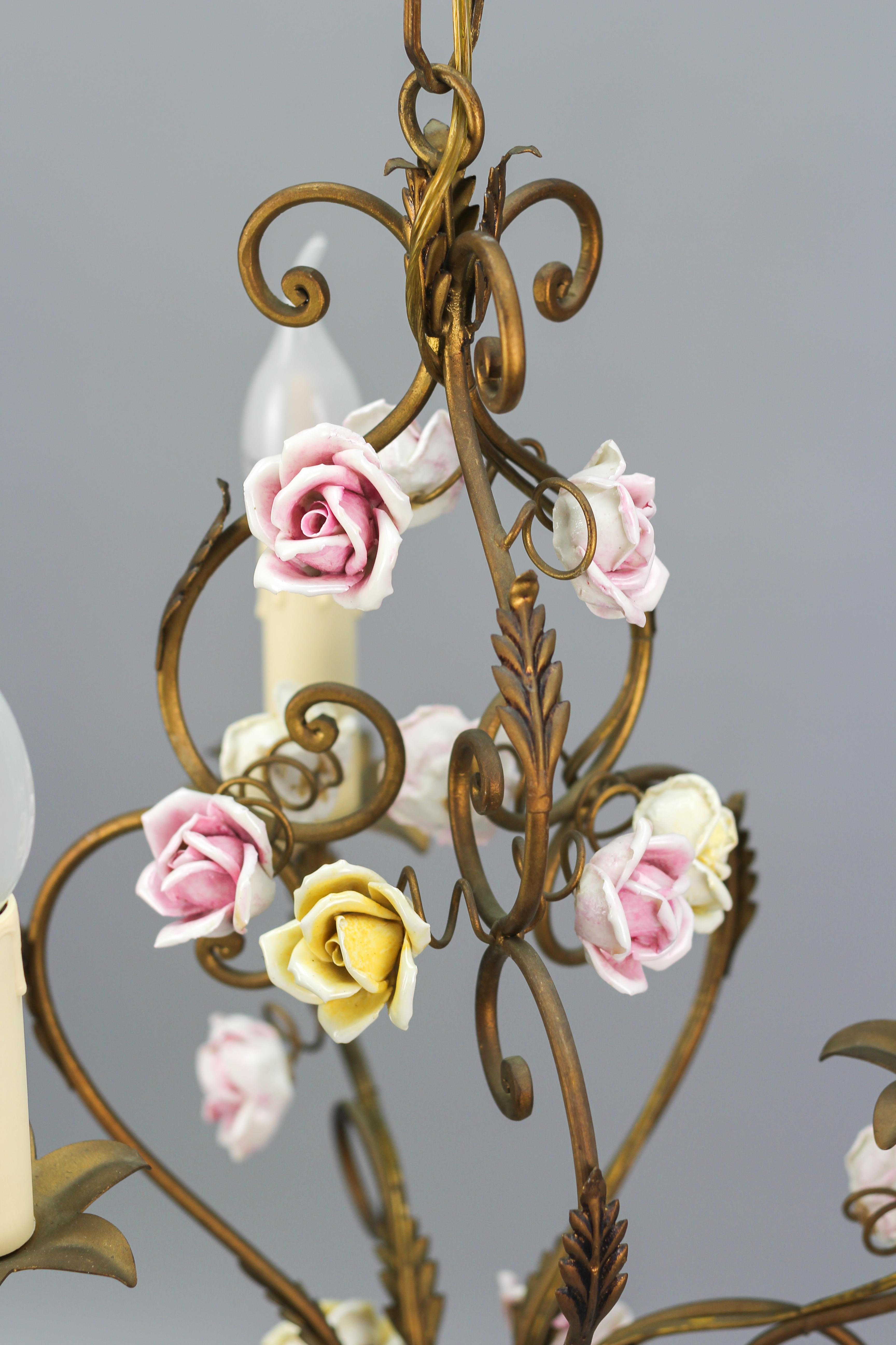 Italian Golden Metal Three-Light Chandelier with Porcelain Roses, ca. 1970s For Sale 11