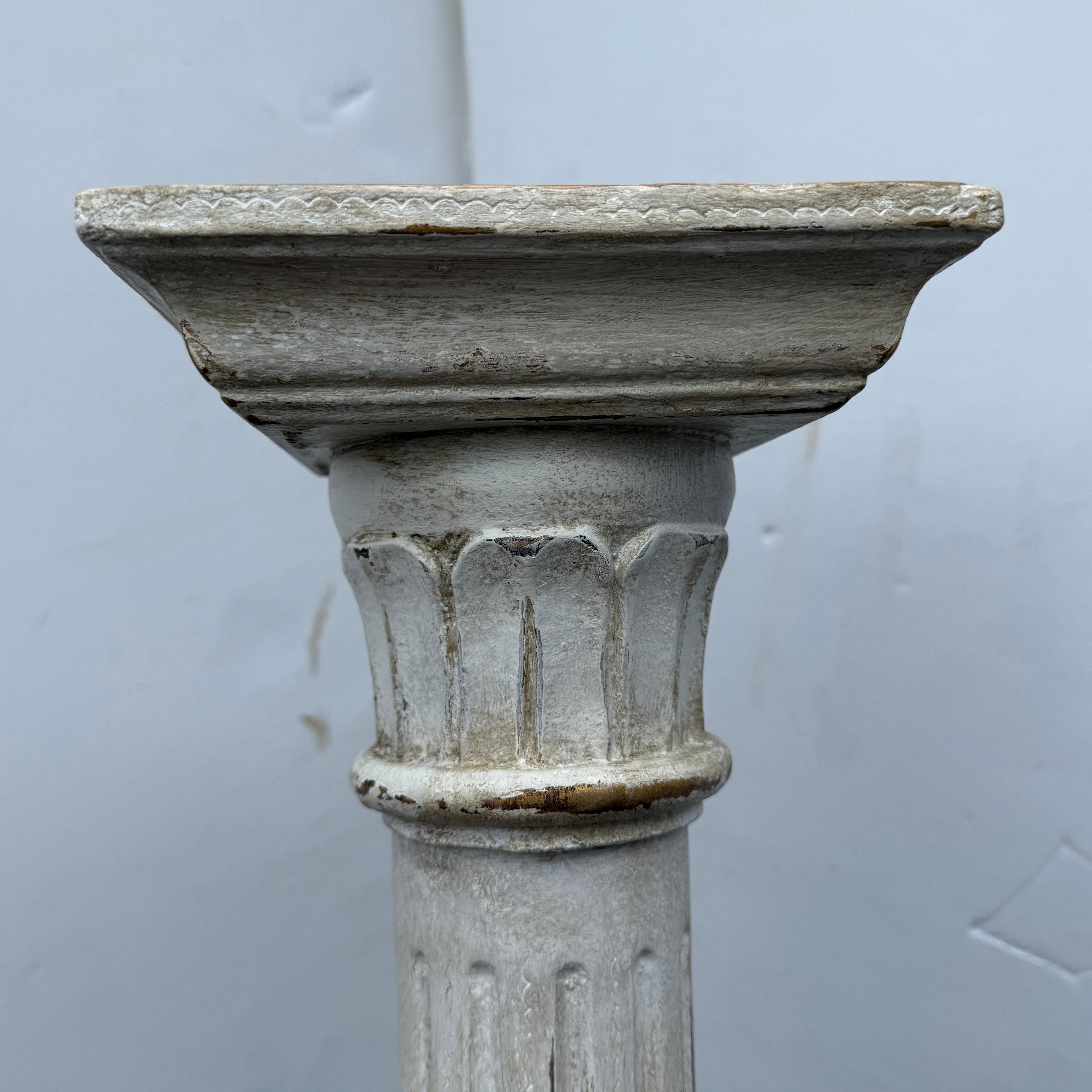 Bois Jardinière à piédestal peinte à la Florentine italienne et à la Gustavienne en vente